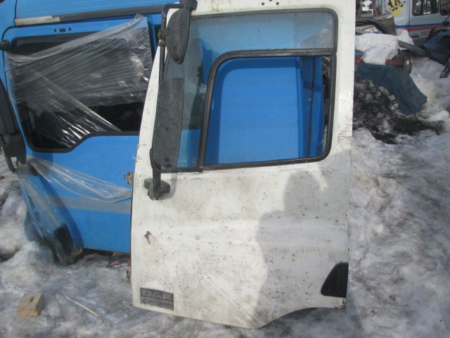 26500 дверь левая даф DAF85CF 0682939