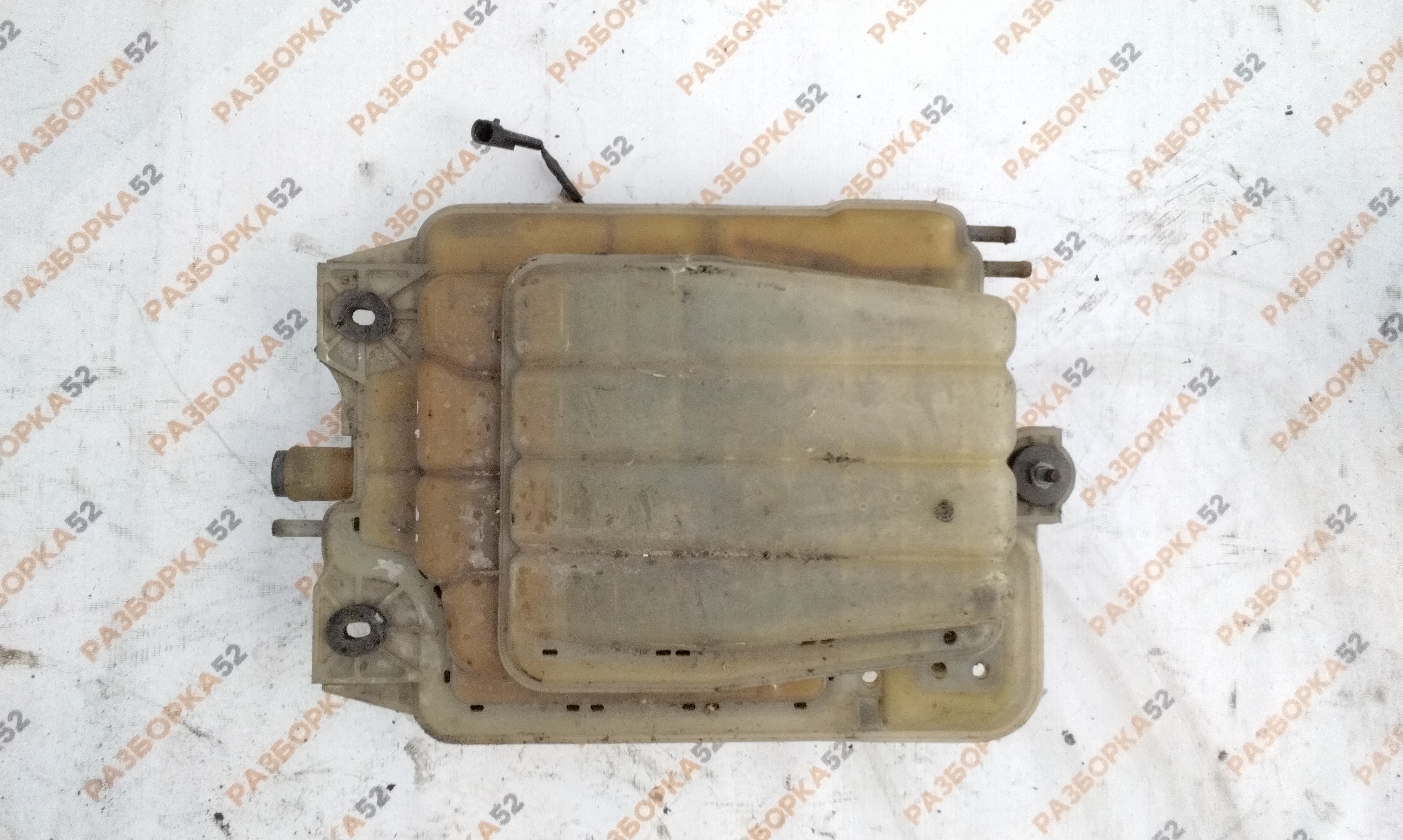 7525 Бачок расширительный радиатора 41019640 8168290 8168298 IVECO EuroTech Trakker ивеко