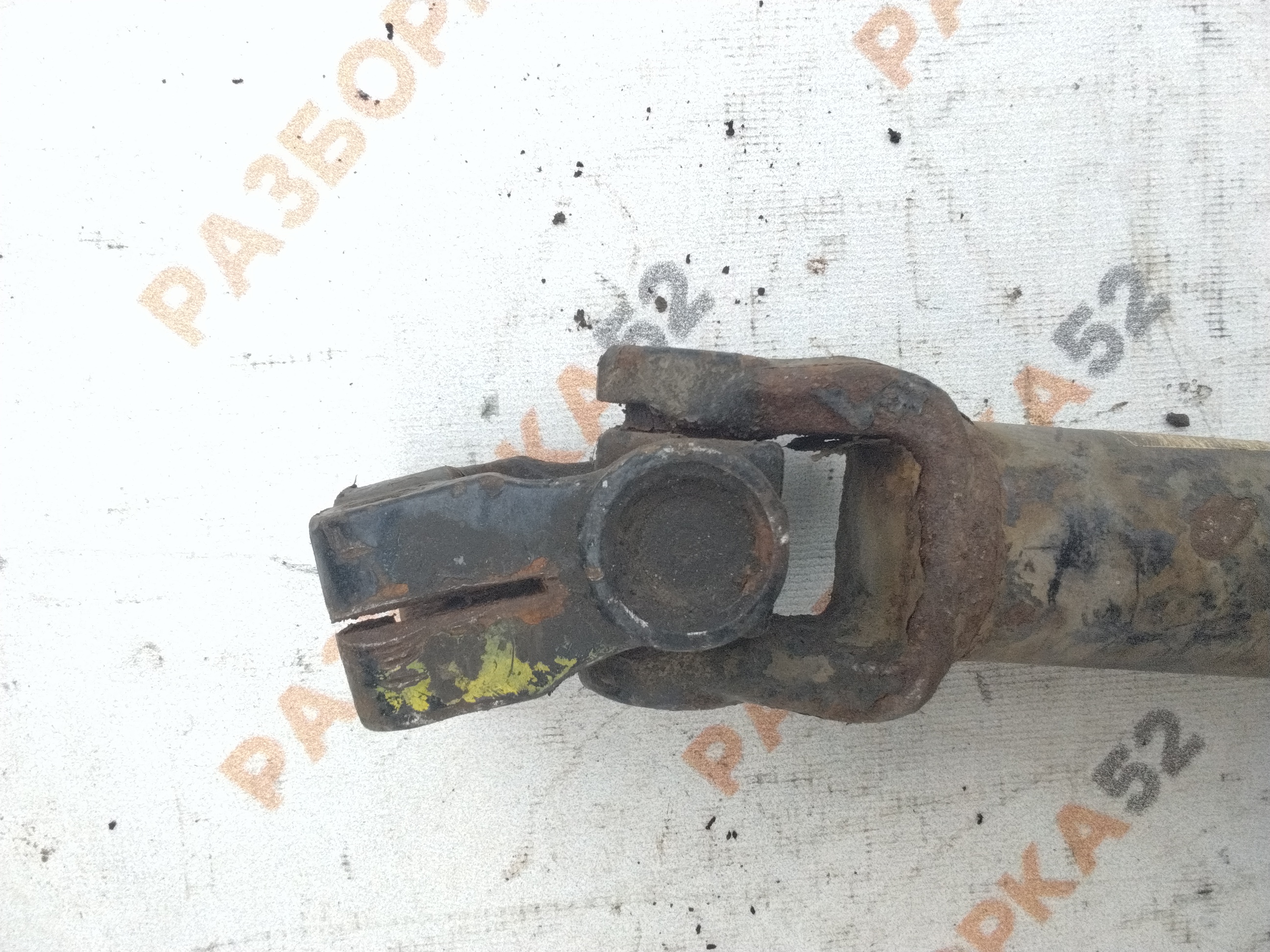 Рулевой карданчик вольво 8143253  Volvo FH12 D12A