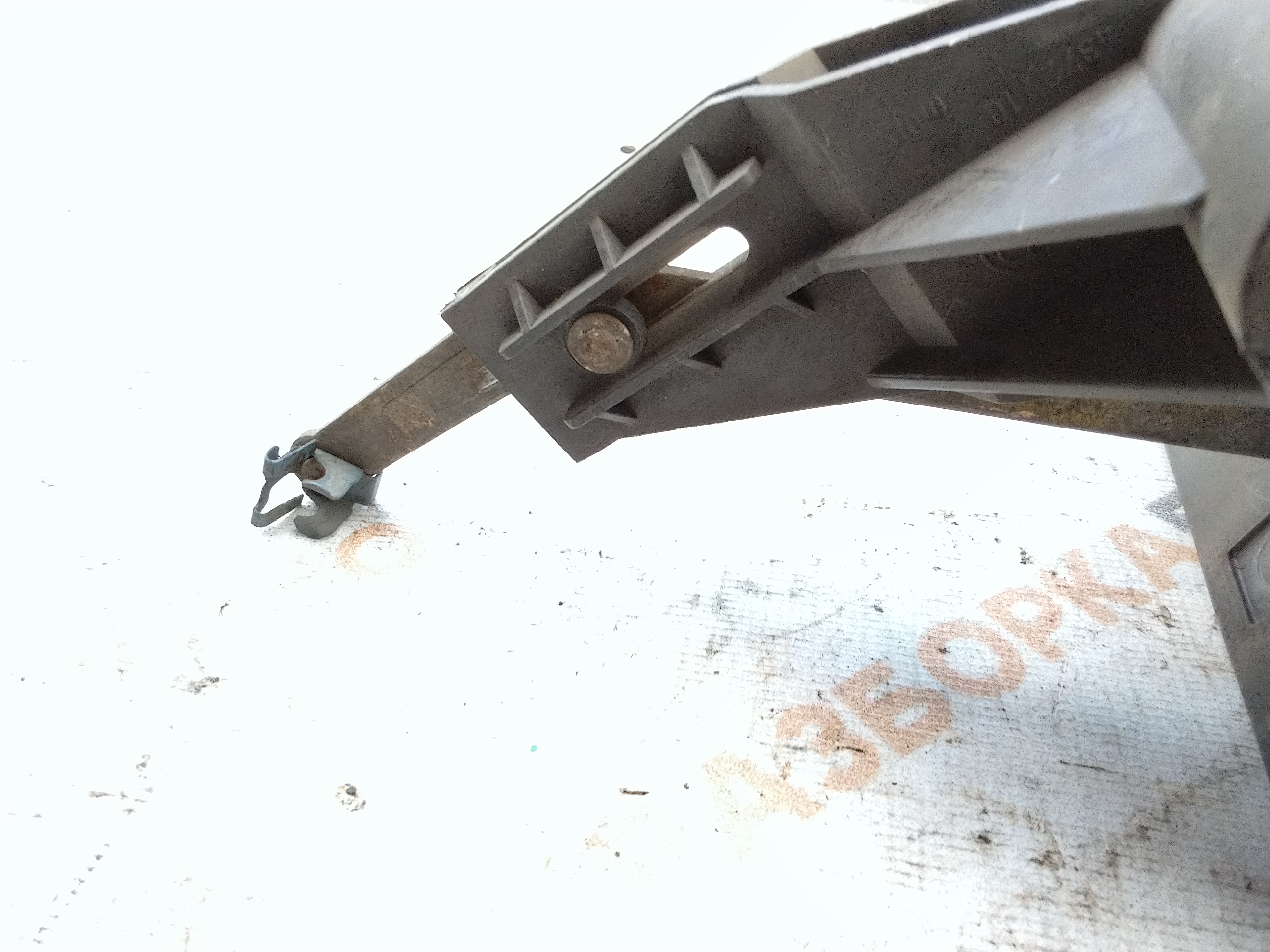214 Ручка двери наружная, левая и правая, Рено Магнум Renault Magnum DXI 2006-2013  437210 7148475