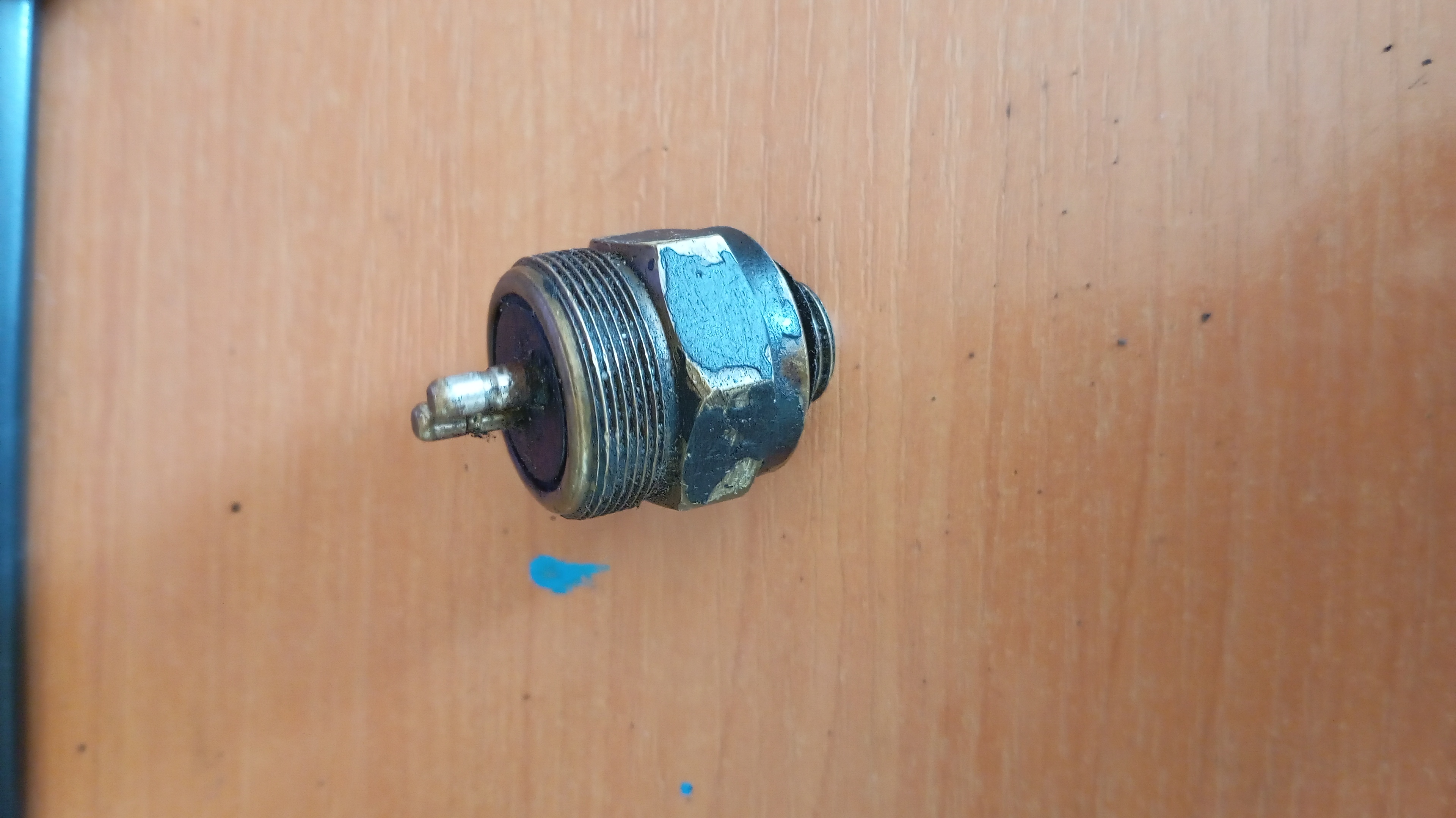 Включатель задних фар MAN 311086
