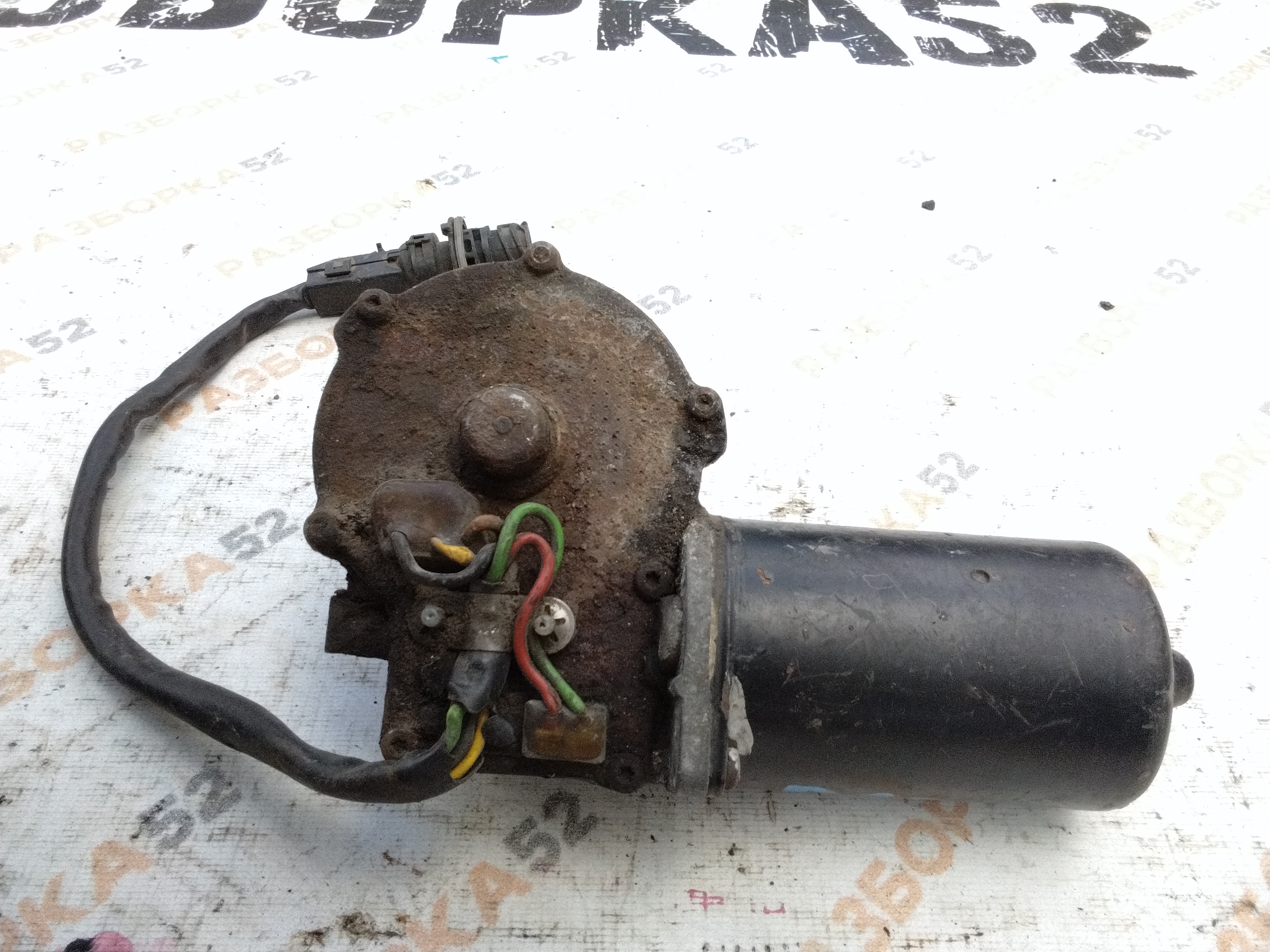 Моторчик стеклоочистителя дворников 1442100 40474224 24v DAF85CF Даф85