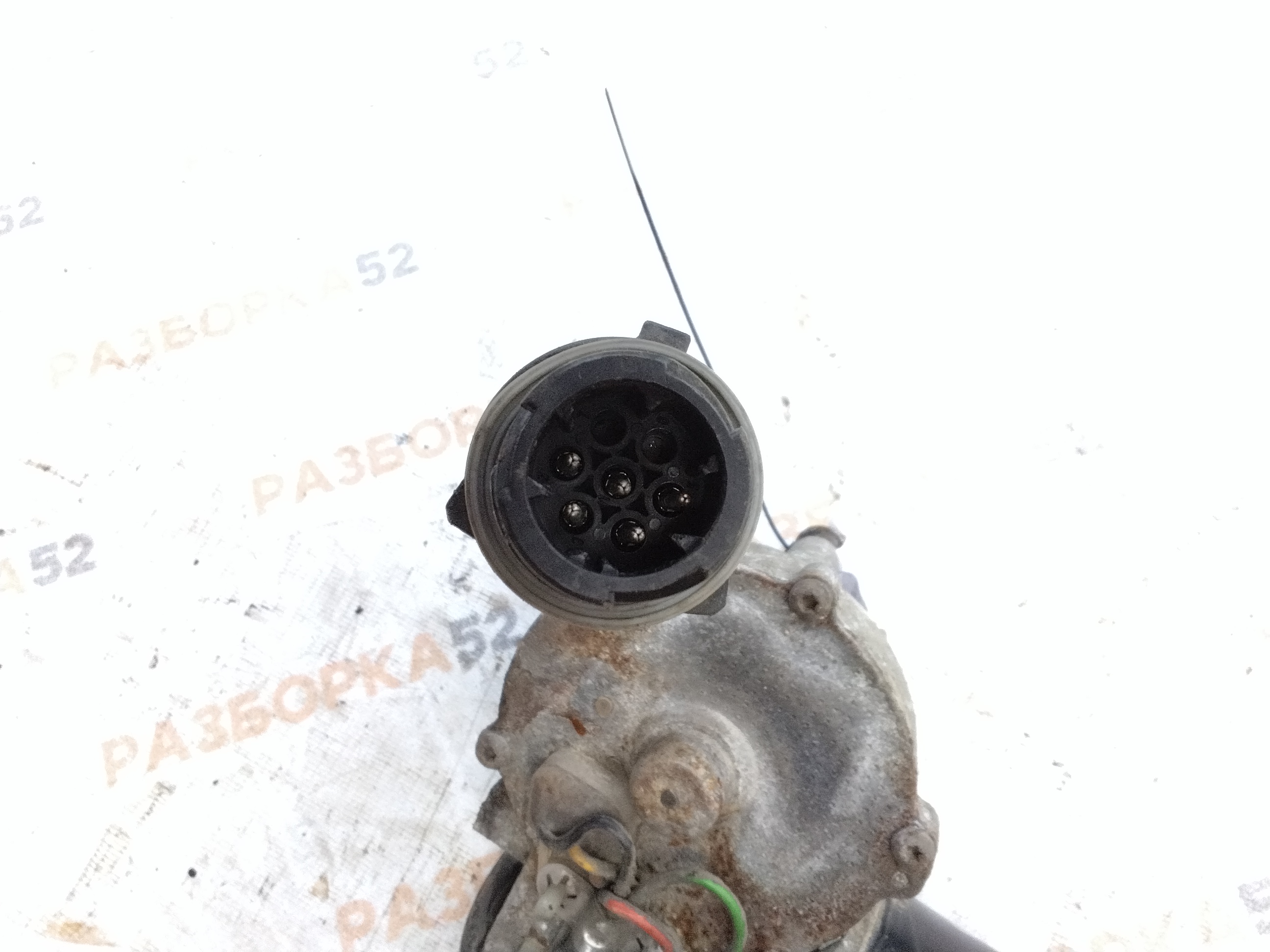 Моторчик стеклоочистителя дворников 1442100 40474224 24v DAF85CF Даф85