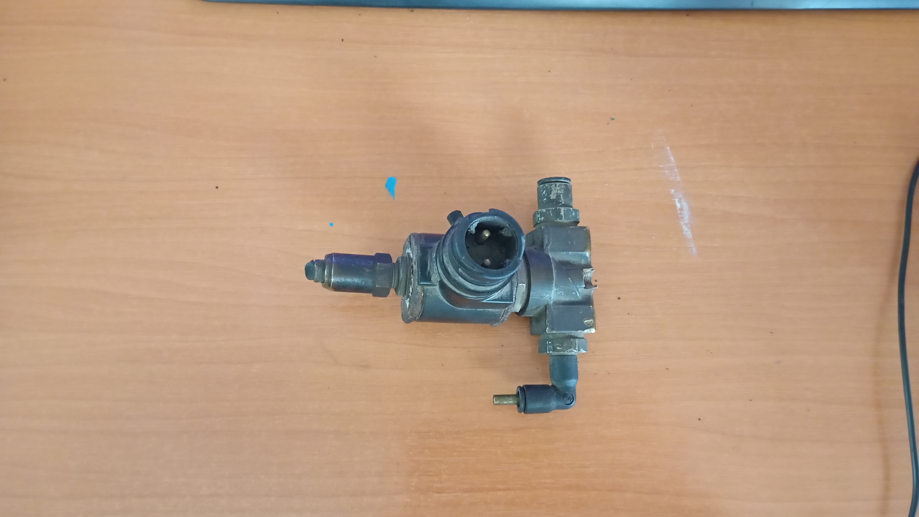 Клапан электромагнитный  Renault Midlum Daf Volvo Рено Магнум Даф Вольво 5010306991 2823362 2876935 495294 49529401