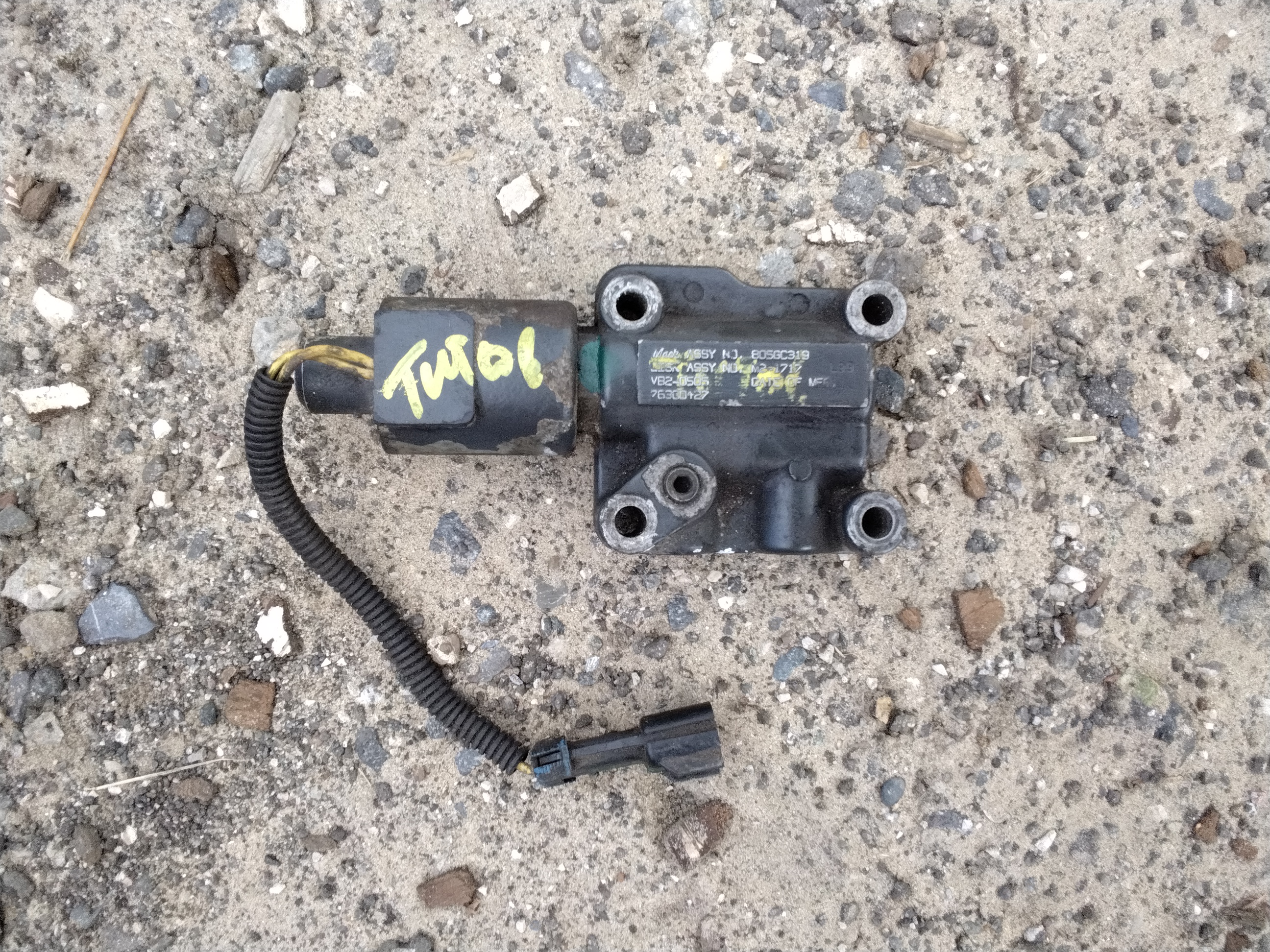 Клапан электромагнитный привода ТНВД 805GC319 5001851671 RENAULT MAGNUM 390 430 470 763gb427