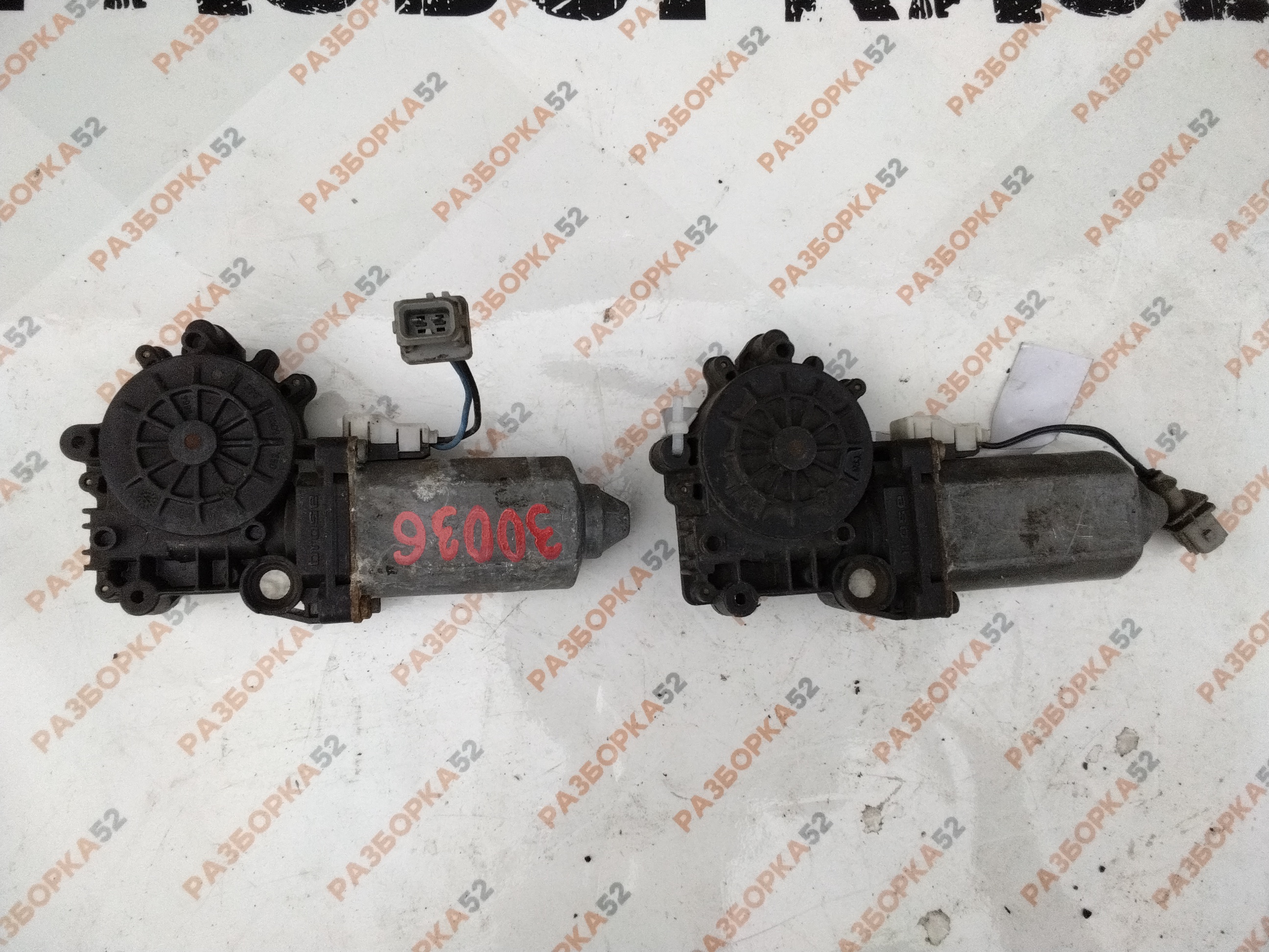 Моторчик стеклоподъемника правый Mercedes Actros Мерседес Актрос 008202908