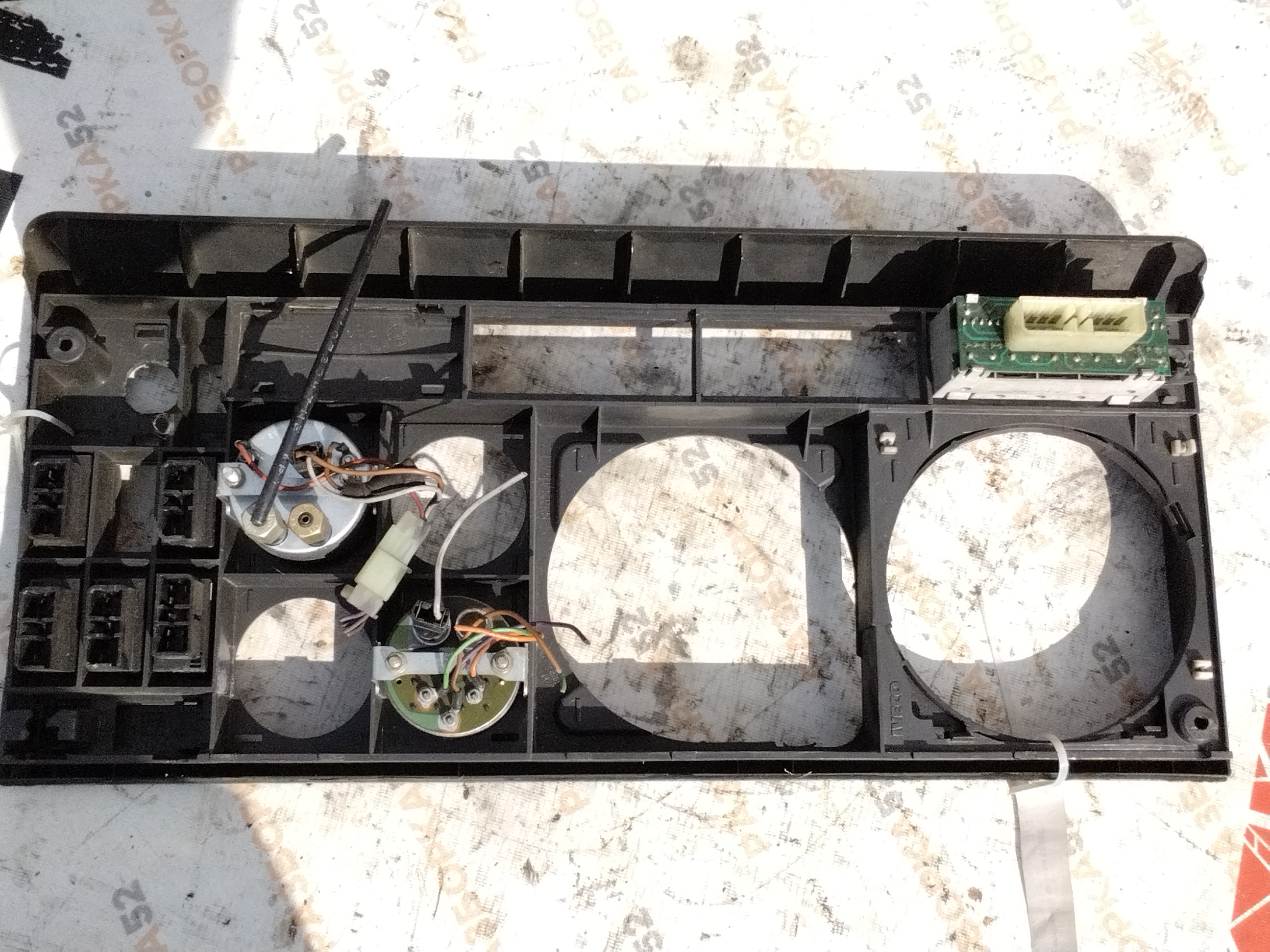 Панель приборов комбинация ивеко евротех IVECO 8143481 98473177