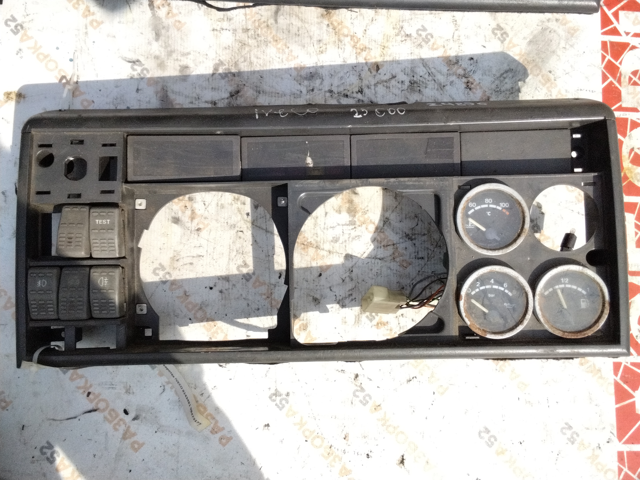 Панель приборов комбинация ивеко евротех IVECO EuroTech 8143481 98473177 98472688 8143498