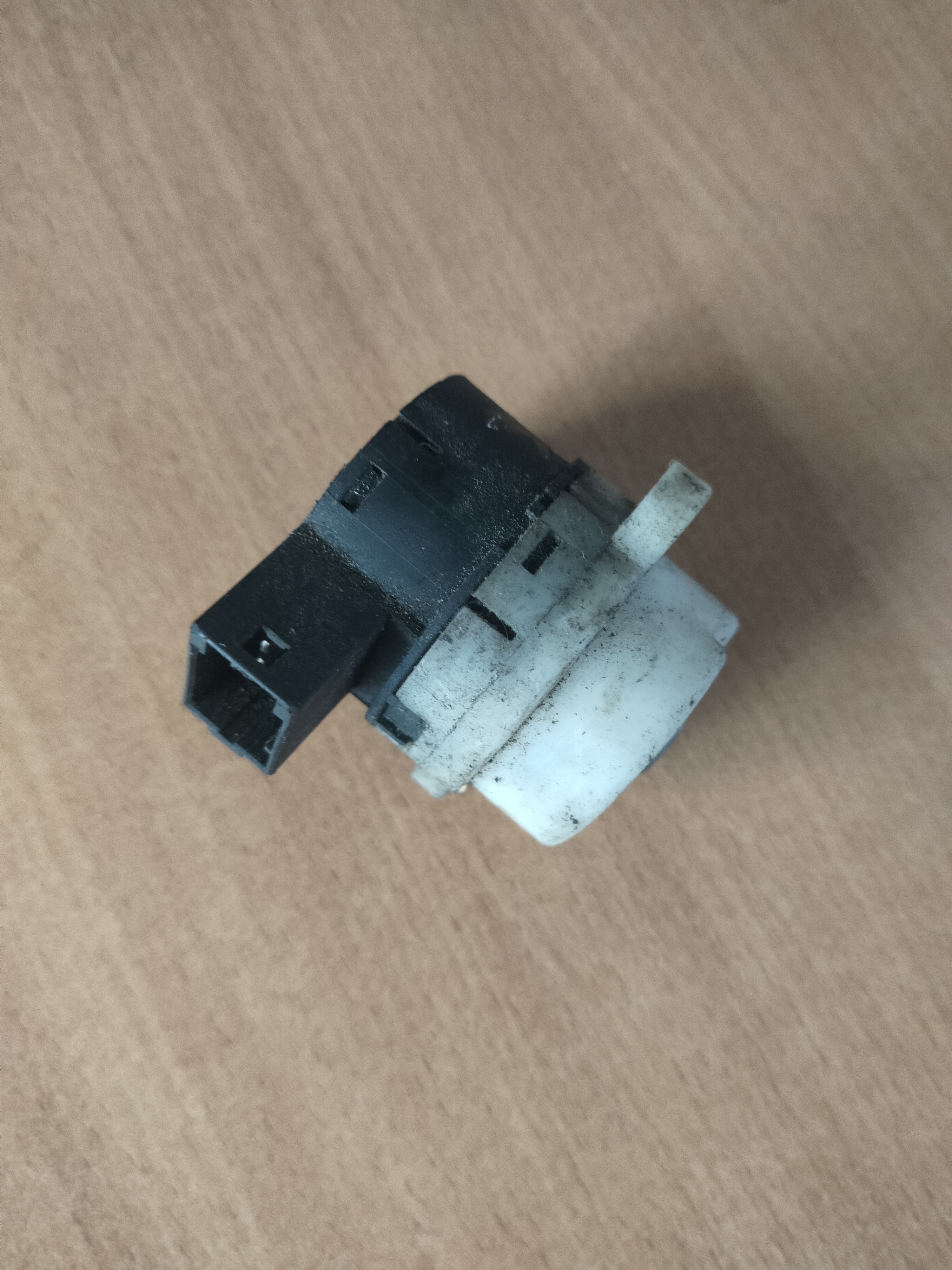 Группа контактная замка зажигания  man tga 81255016035  81255200199