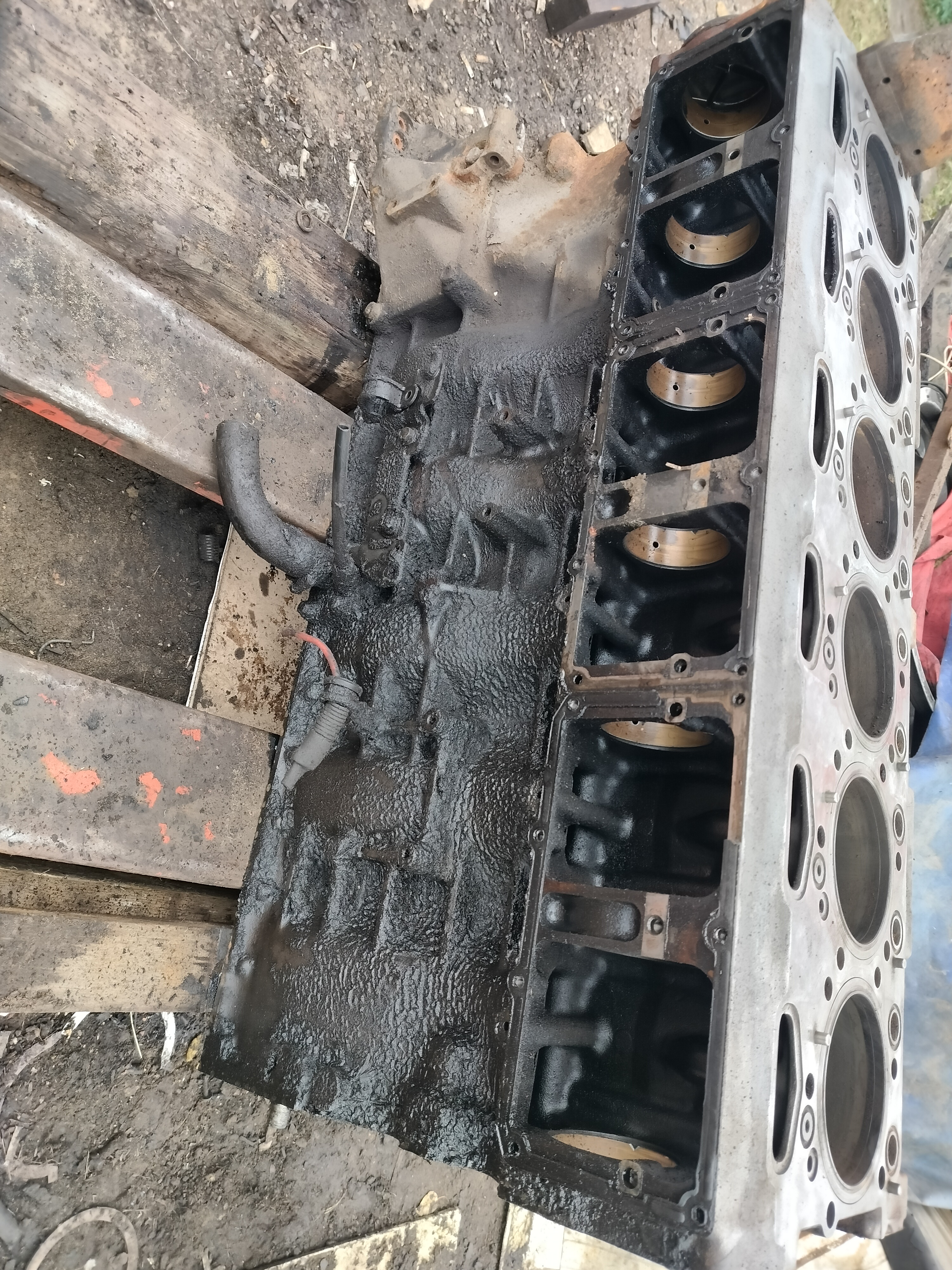 Блок цилиндров двигателя  Scania 4 5 серии DC11 DC12 DSC12 1424706 1540323 1425318 1720115