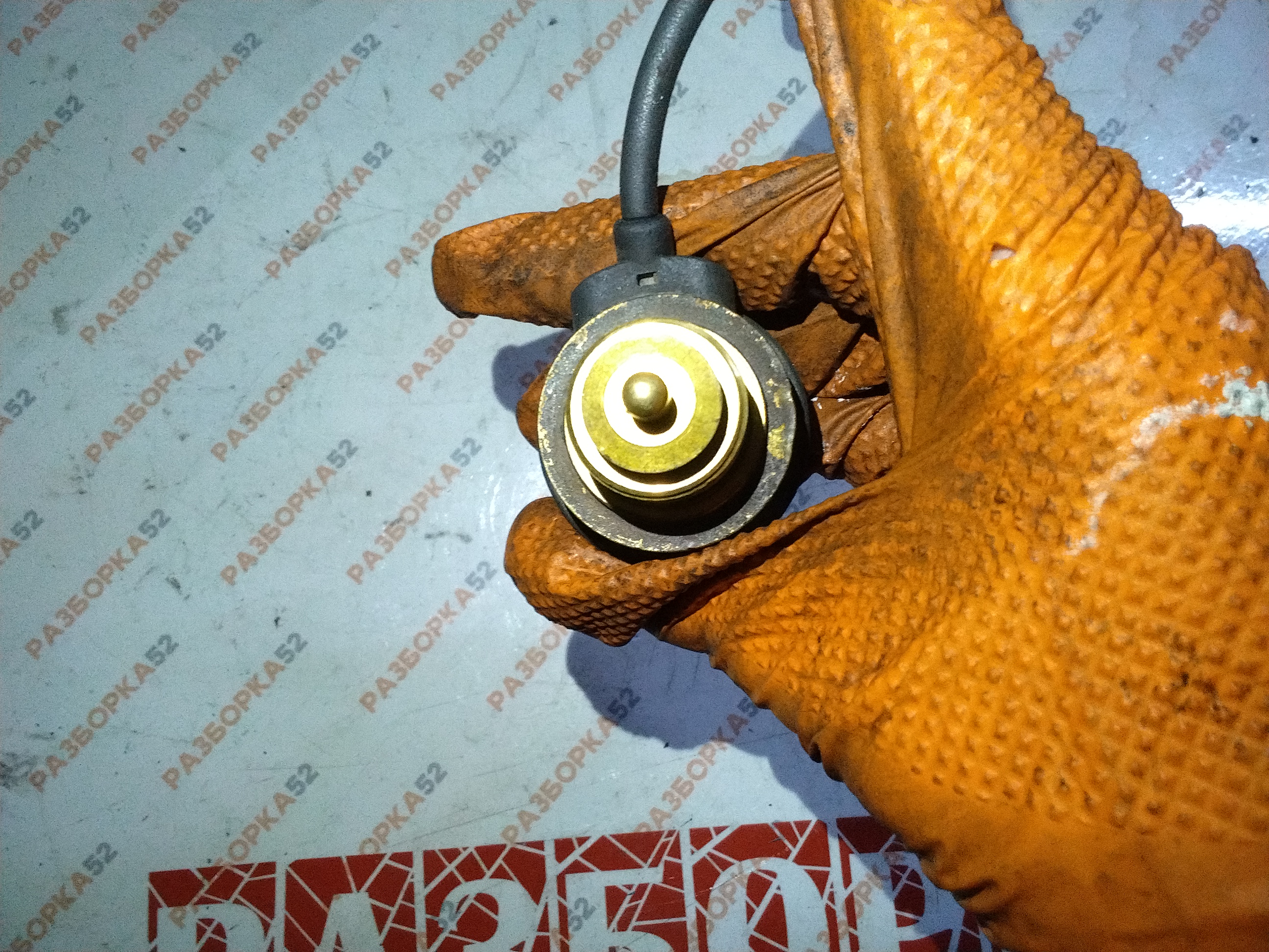 Датчик конденсата в ресивере A0095450524 091348 Mercedes Atego Axor Actros