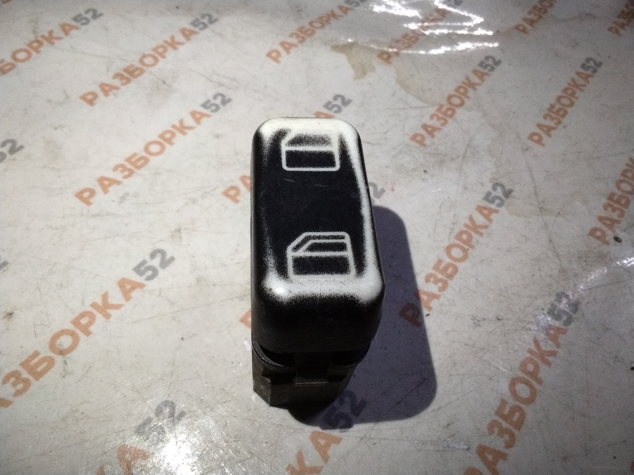 Кнопка стеклоподъёмника Мерседес Бенз Актрос Mercedes Benz Actros 0035456607 32032502