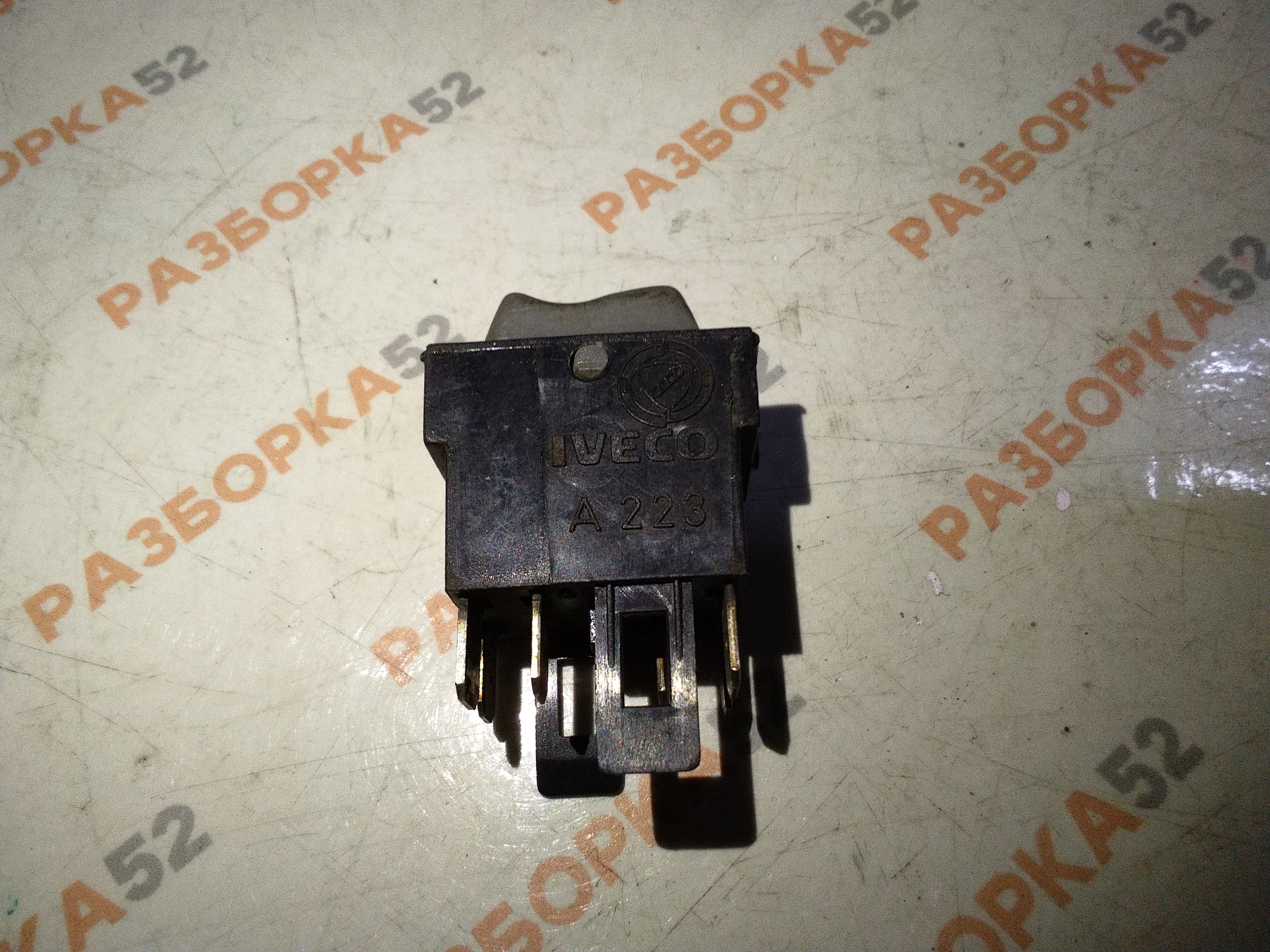 Клавиша стеклоподъемника Ивеко IVECO 4859489