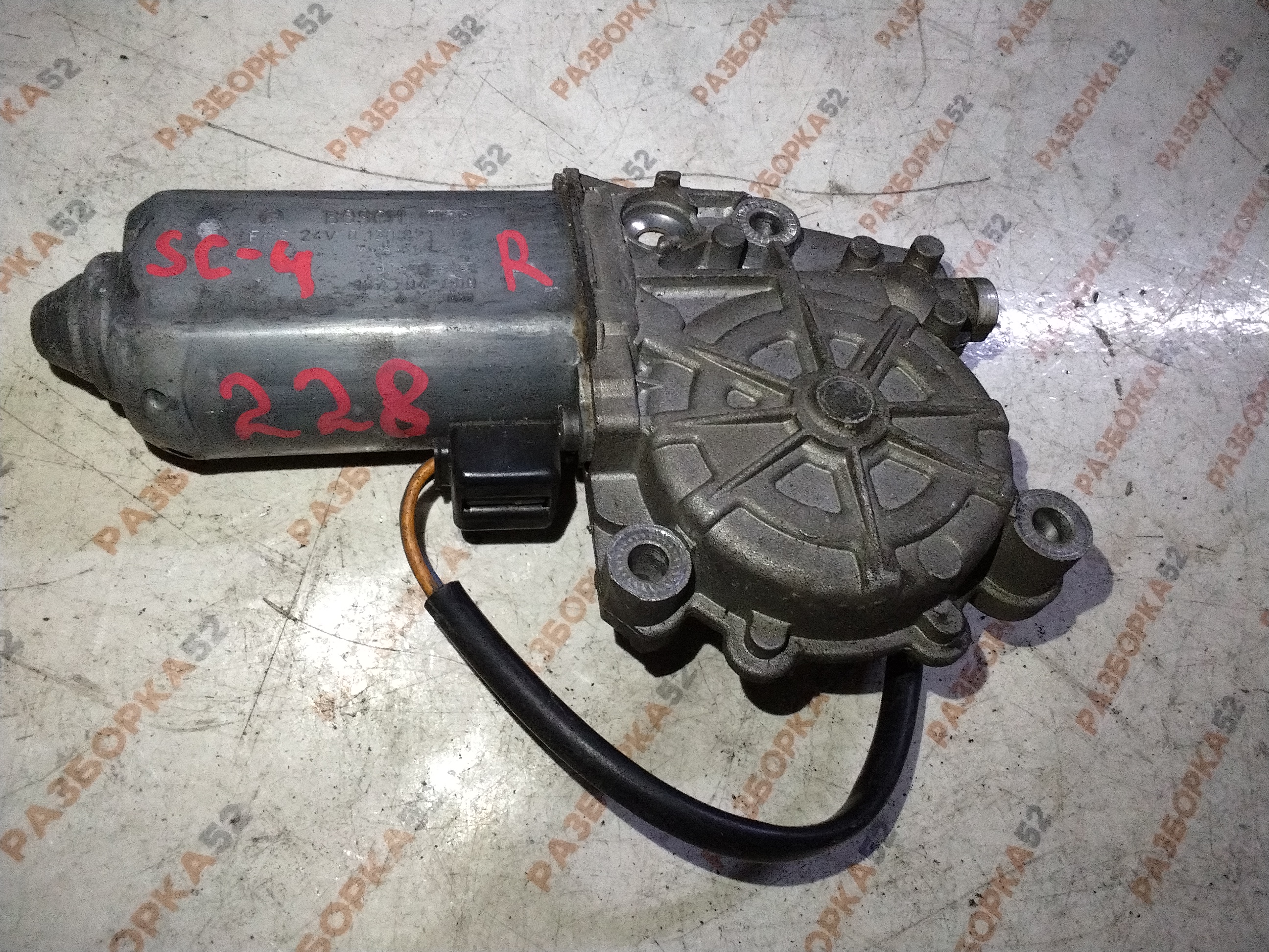 Моторчик стеклоподъемника Скания 4 серия SCANIA 4-SERIE 0130821509 187294000