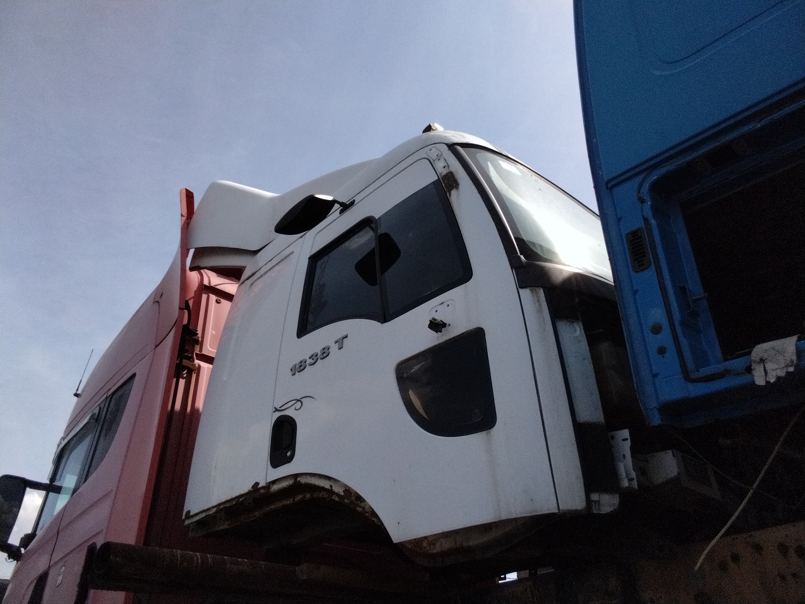 Кабина белая Форд Карго FORD CARGO 1838N 2011