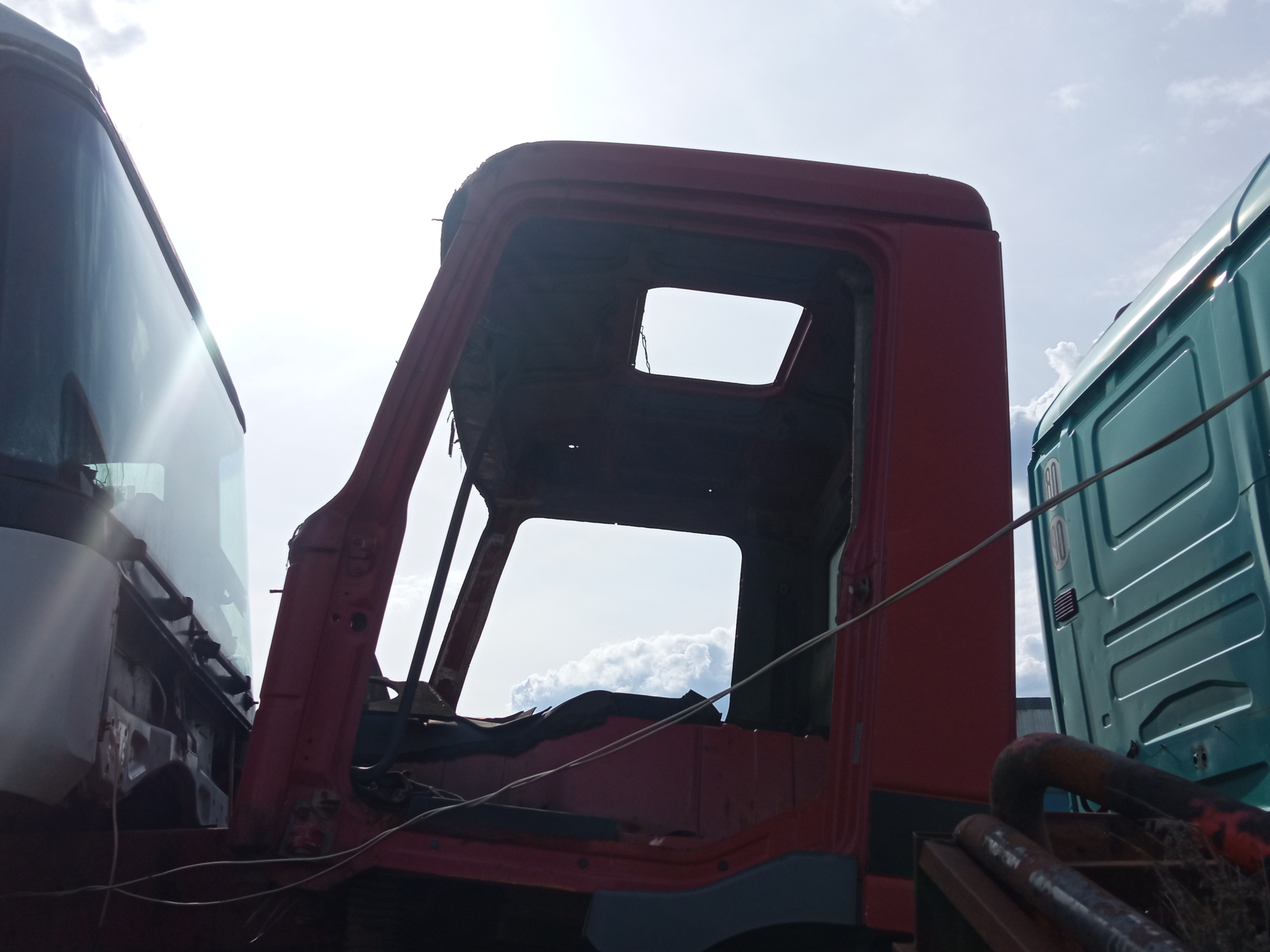 Каркас кабины бу Мерседес Актрос 4143 самосвал 8x4 2002 Mercedes Actros без спальника