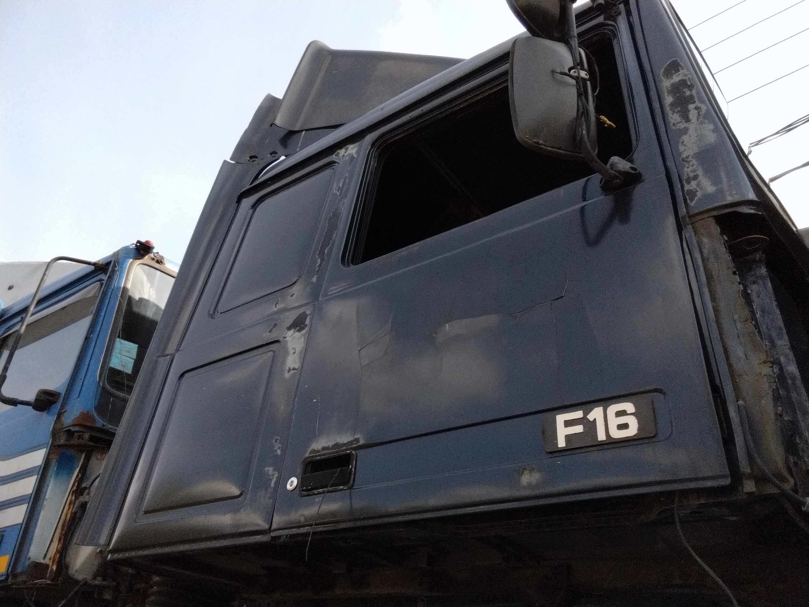 Каркас кабины бу VOLVO F16 чёрная