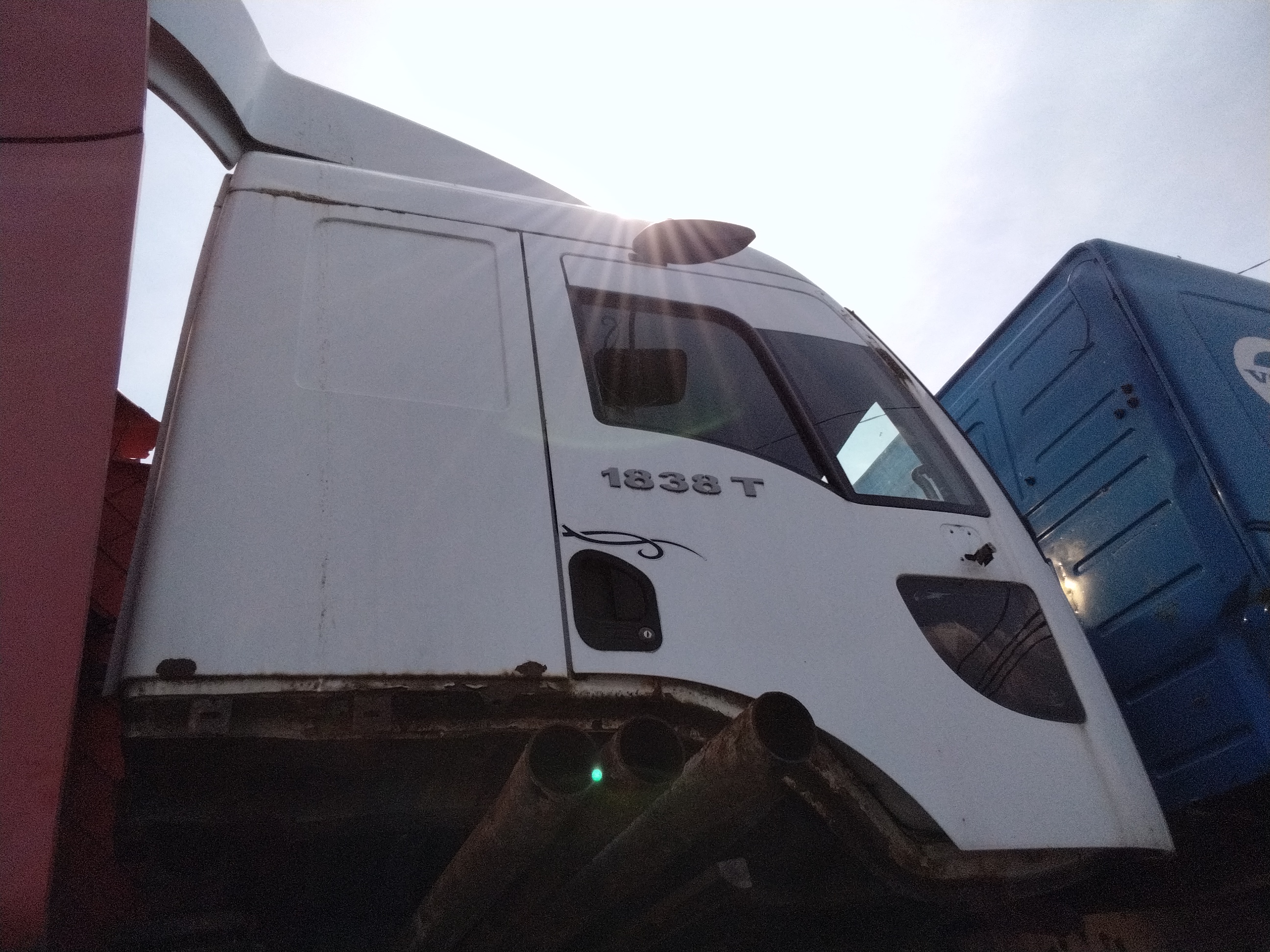 Кабина белая Форд Карго FORD CARGO 1838N 2011