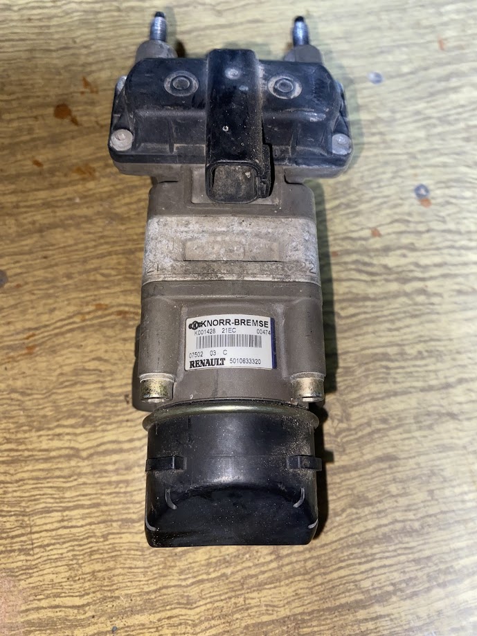 5010633320 Кран главный тормозной RENAULT MAGNUM