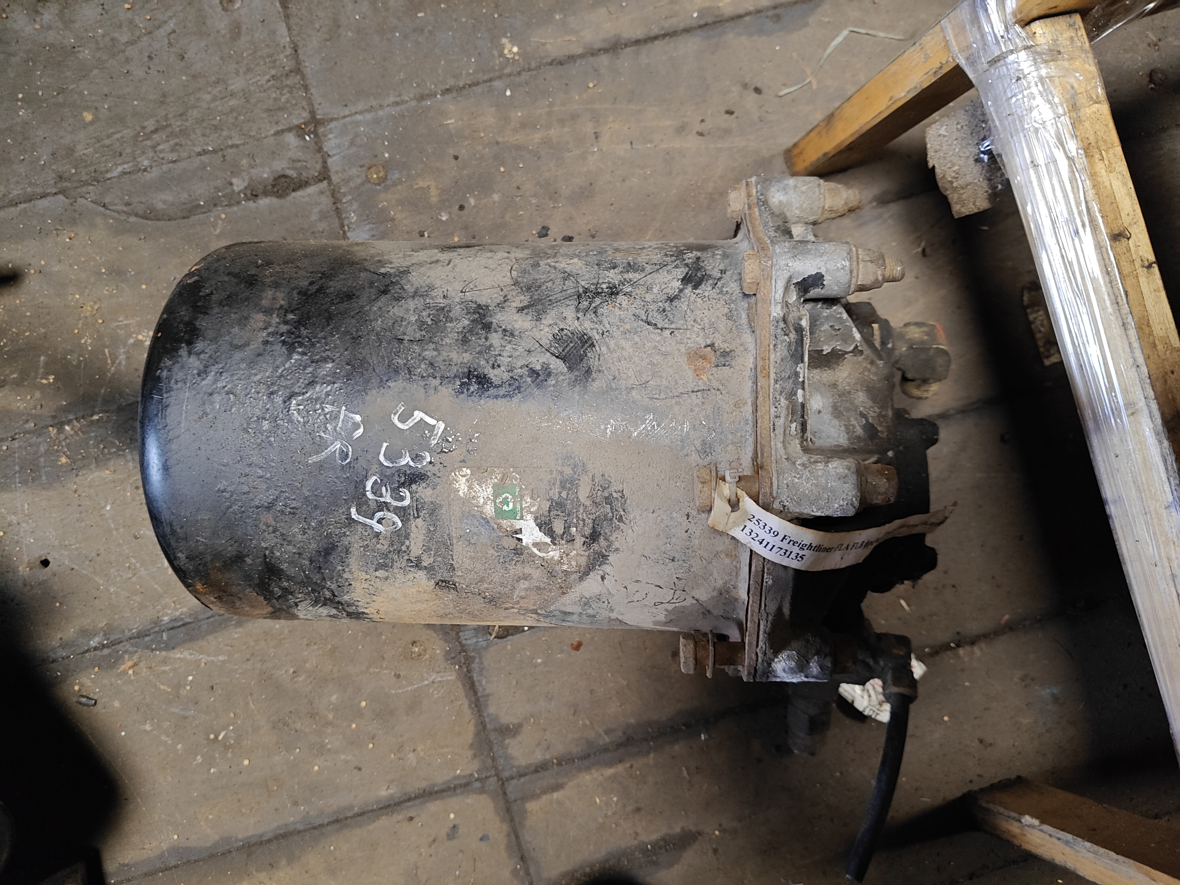 25339 Freightliner FLA FLB фредлайнер CAT3406 осушитель воздуха 13241173135