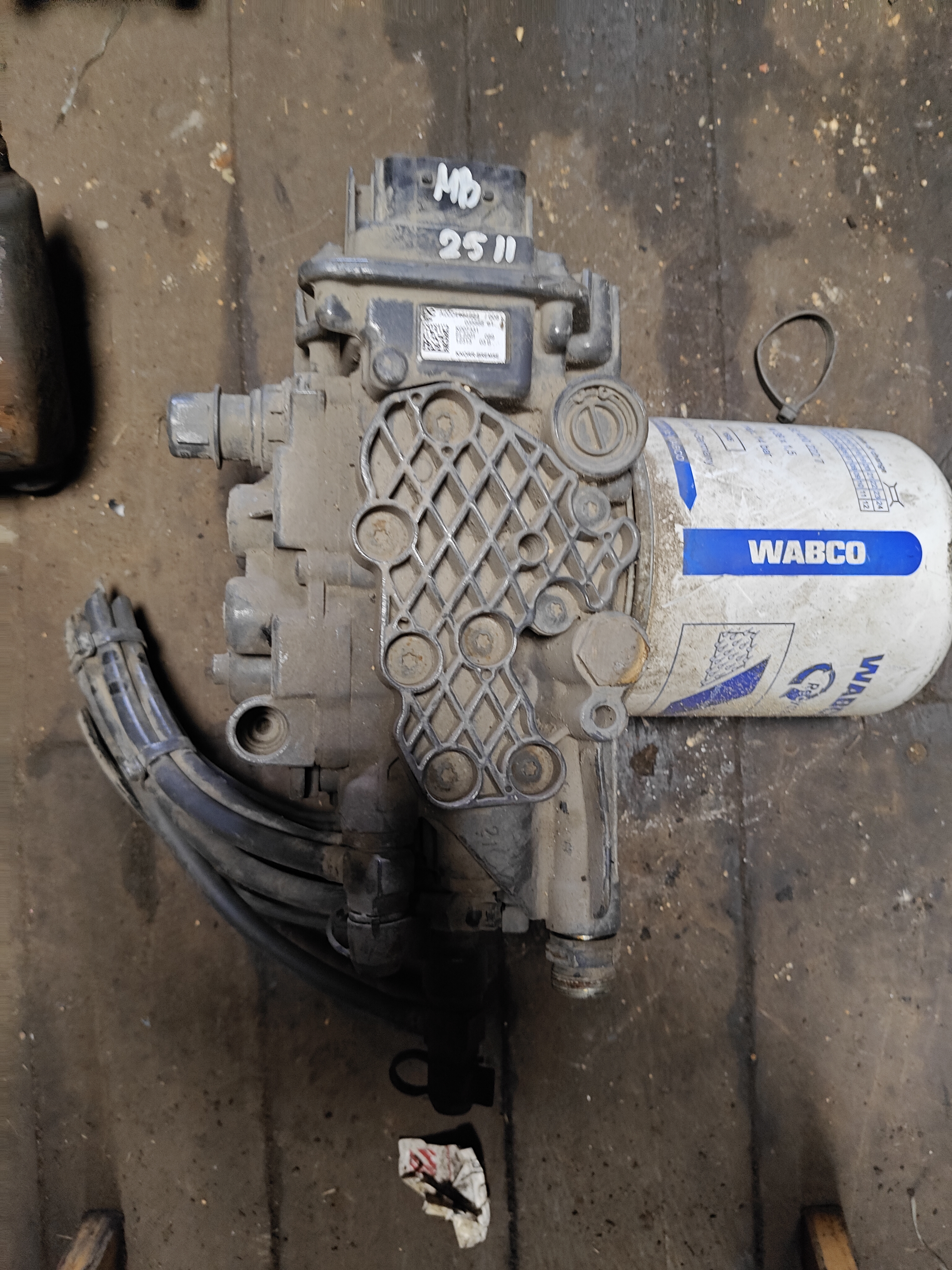 Осушитель воздуха Мерседес Актрос МП3 0004461664 0004461664 K138263N50 0014465064 0014461464 0004462964 0014464964