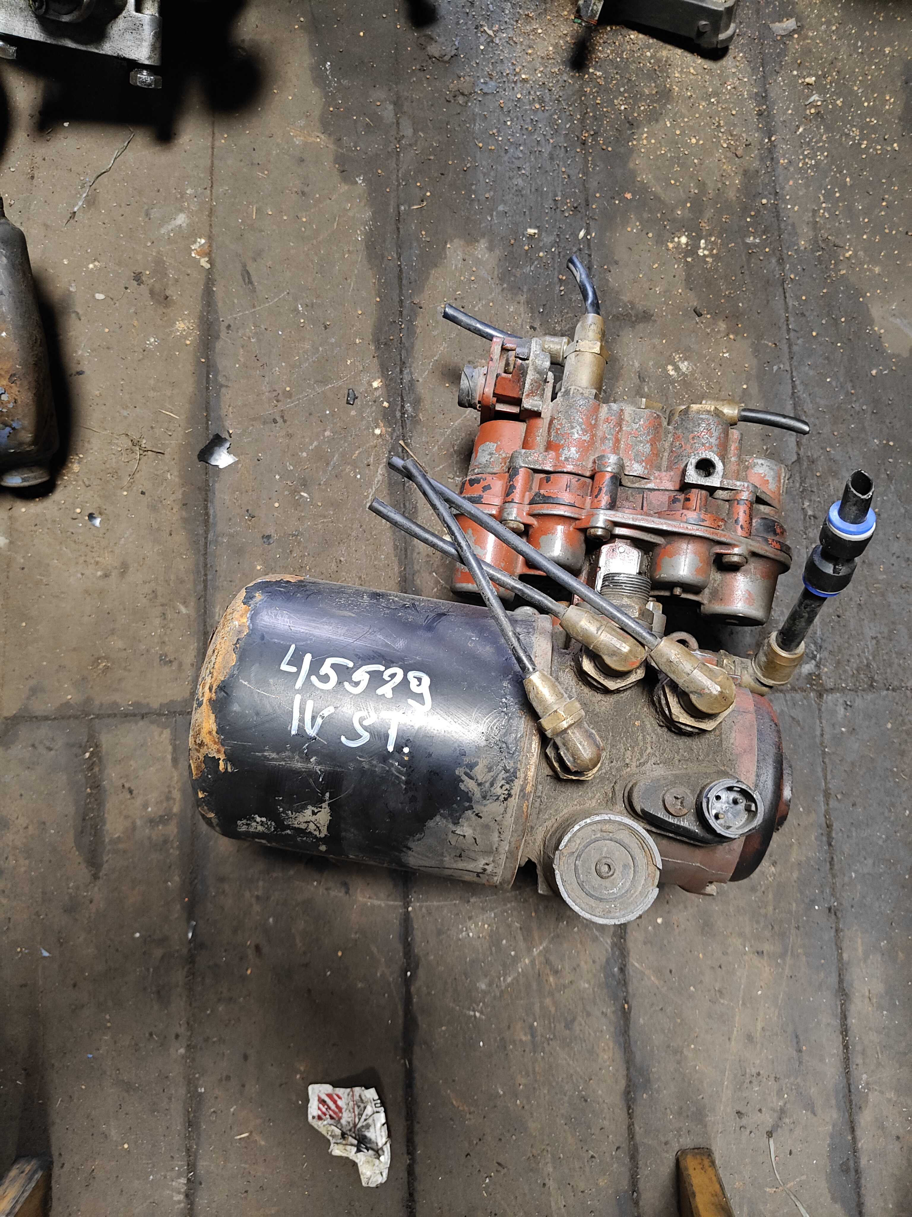 Осушитель Ивеко стралис Iveco stralis 41285095 K060707N00 ZE4501 Узел подготовки воздуха EL9002 + AE4516