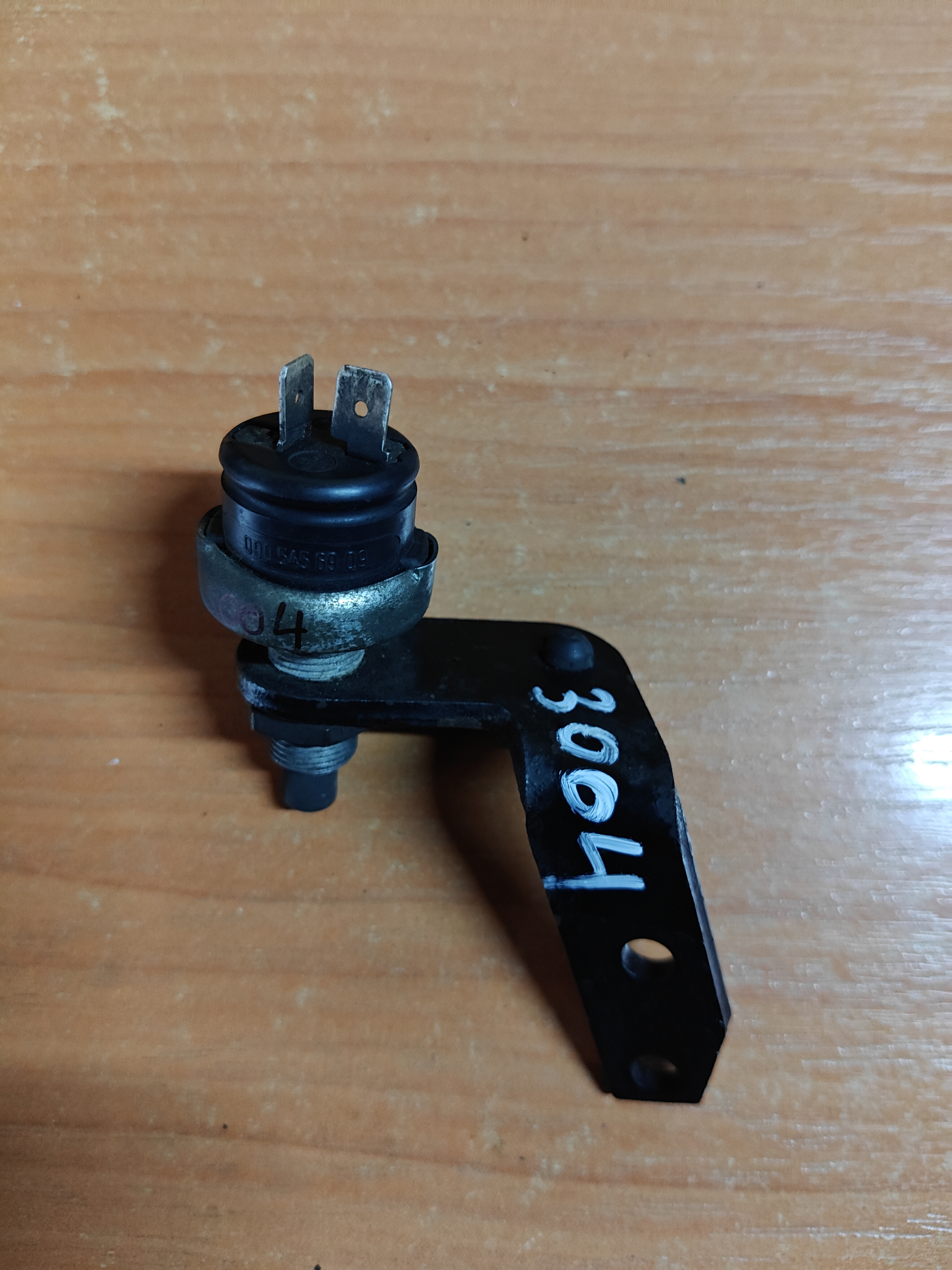 Датчик включения стопсигнала Mercedes Benz Truck Vario LT II 1996–2006 0005456909 19012000