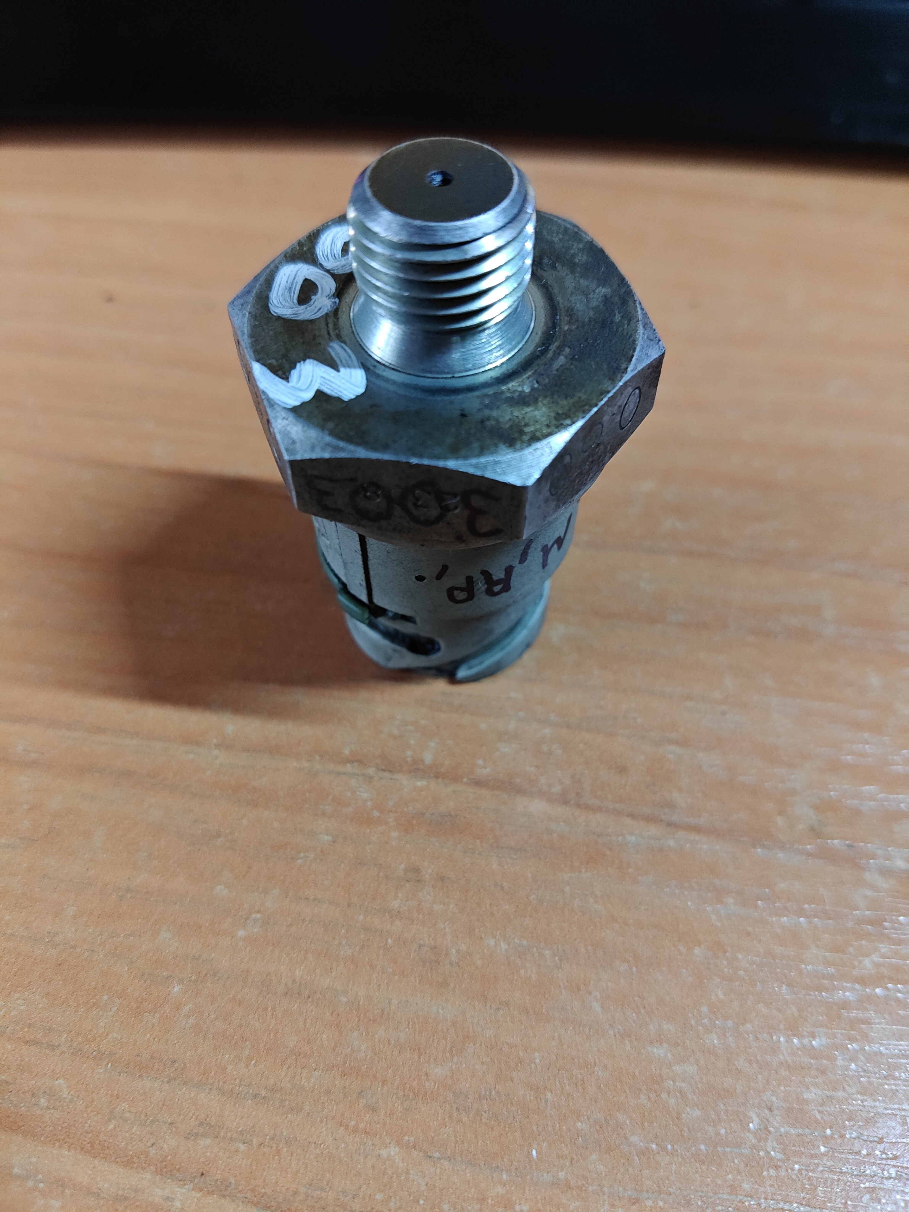 Датчик давления масла Renault Midlum Premium/TR/PR-2004Kerax 1997 Magnum-2005 5010398062 40218801