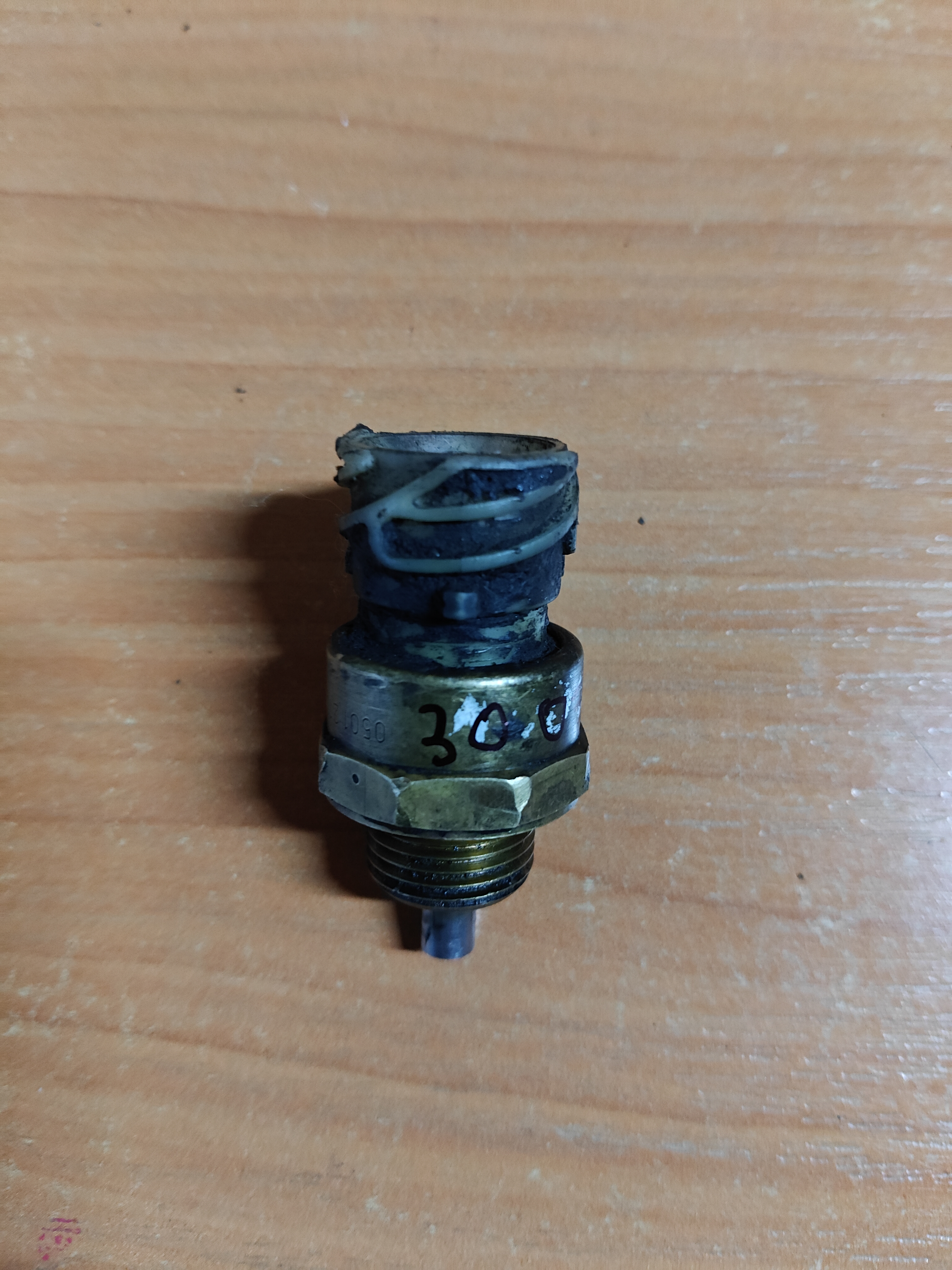 Датчик заднего хода М18х1,5 кпп ZF 16S Sitrak, Мan, Daf, Ivесо, MAЗ, КaмAЗ, Renault 0501210058