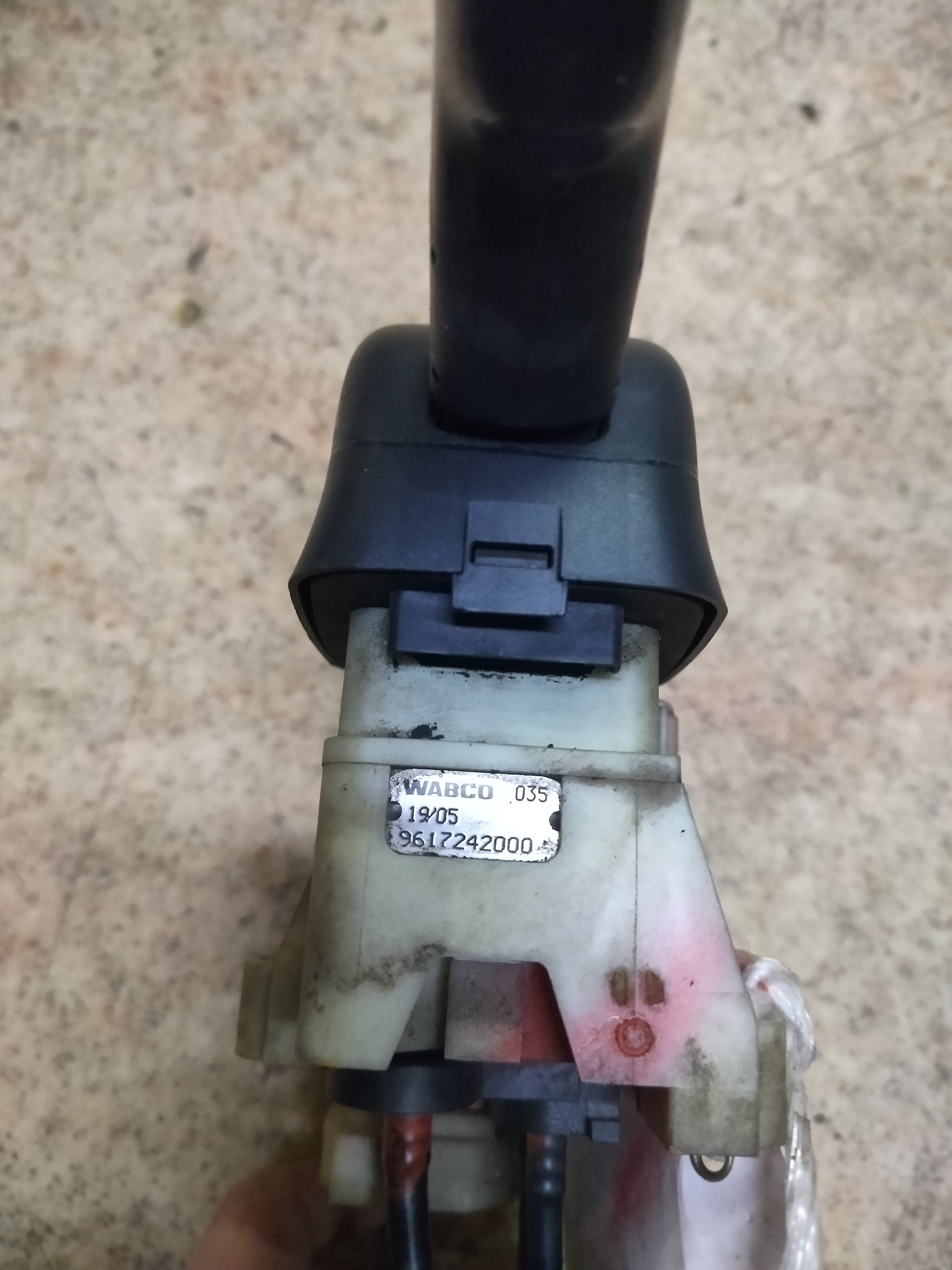 1548206 кран ручника Scania 5 серии 9617242000