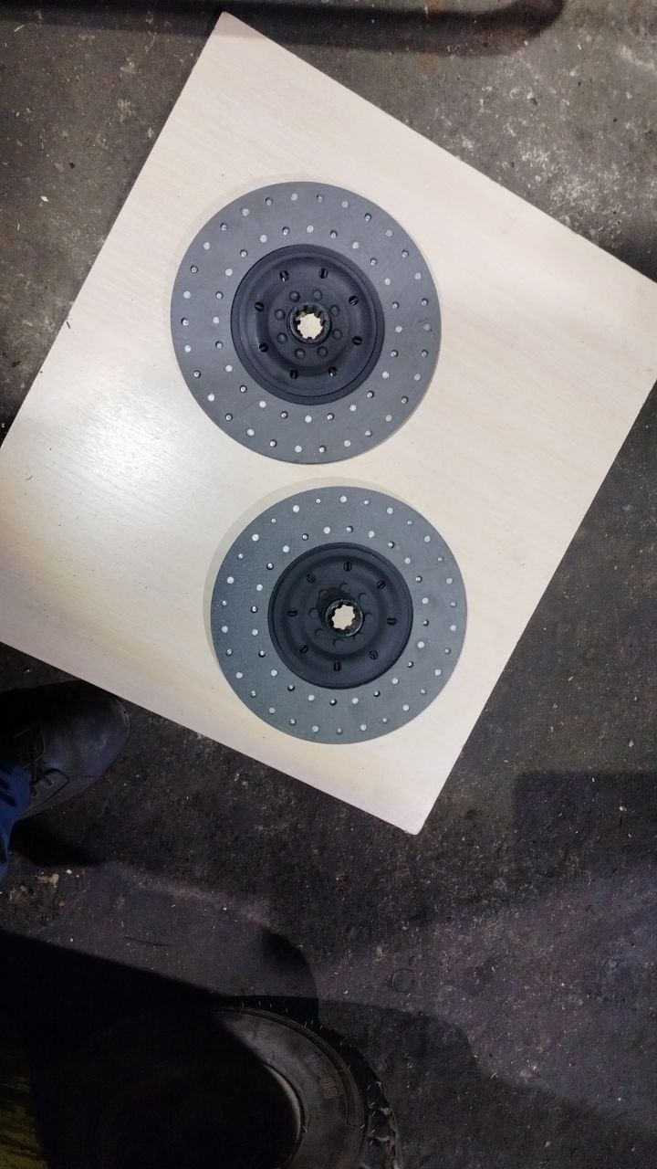 Диск сцепления ведомый (Ферадо) КаМАЗ. Комплект.