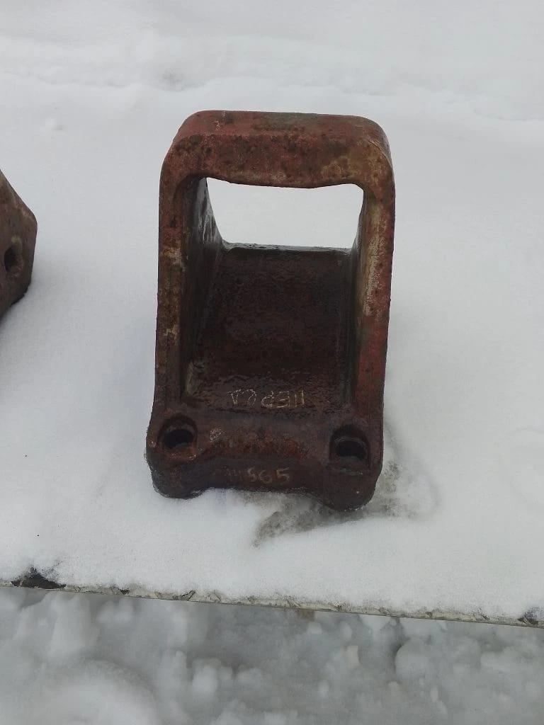 8164042 кронштейн задней рессоры IVECO Tracker ивеко траккер