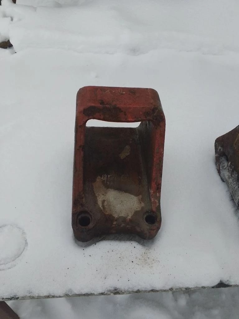 8164042 кронштейн задней рессоры IVECO Tracker ивеко траккер