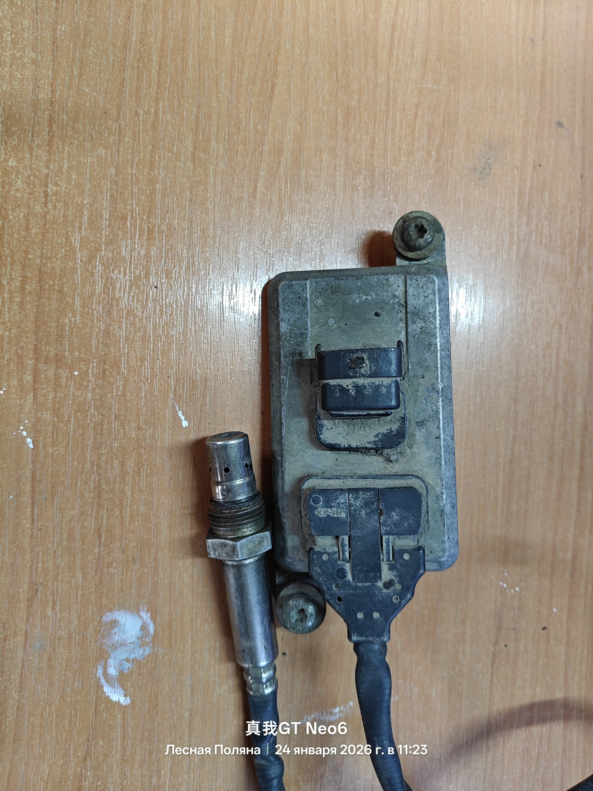 датчика концентрации NOx выхлопного газа DAF CF75/85/XF105 1836059 2011648 6PN358186071