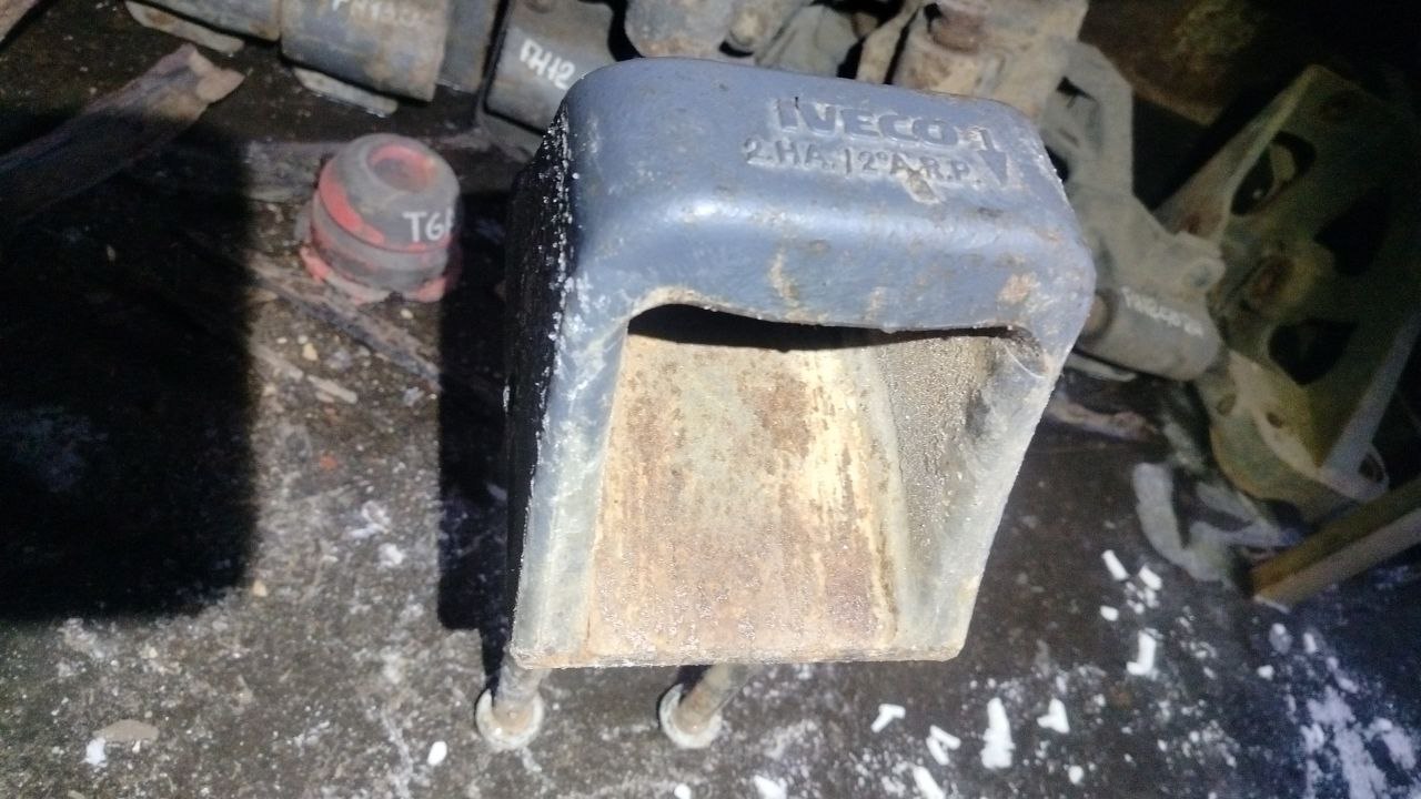 Кронштейн задней рессоры задний IVECO TRAKKER