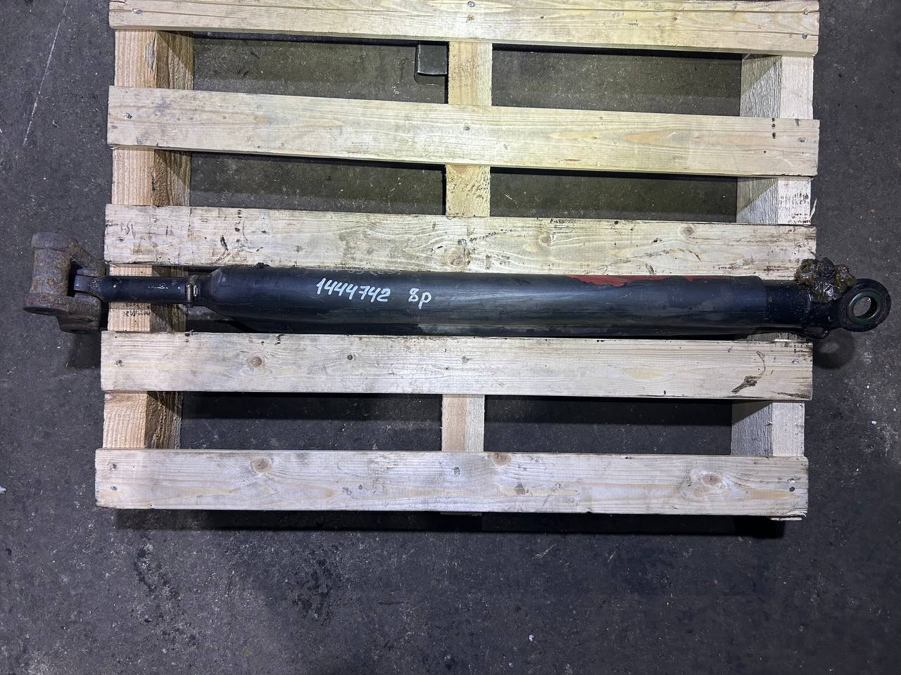 Цилиндр подъема кабины DAF XF95 E3 1444742