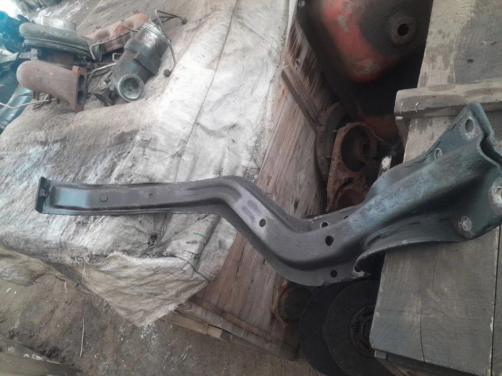 Кронштейн крепления переднего крыла скания 5 серия