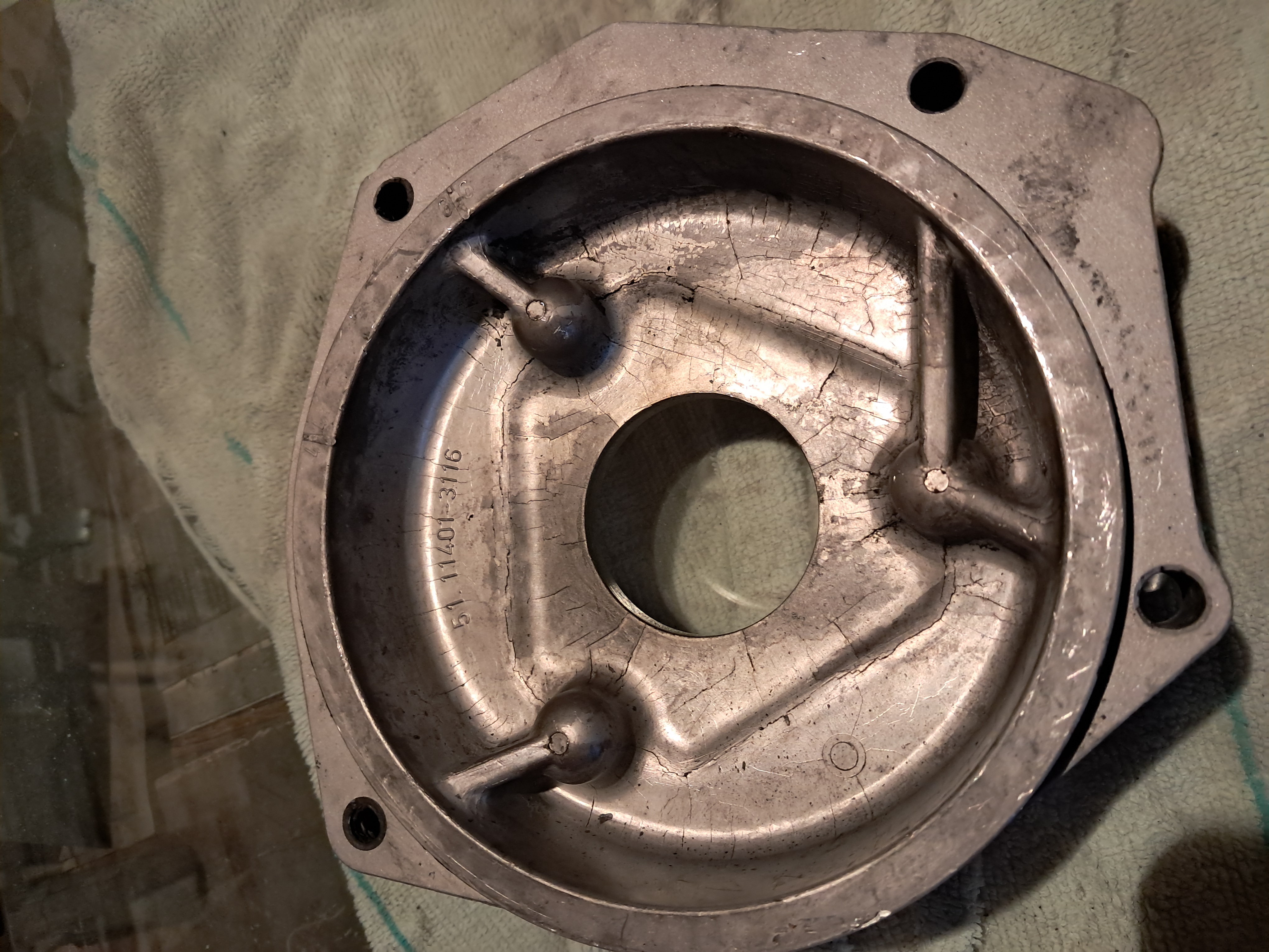 Фланец крепления ТНВД man 0824-0826 3 шпильки