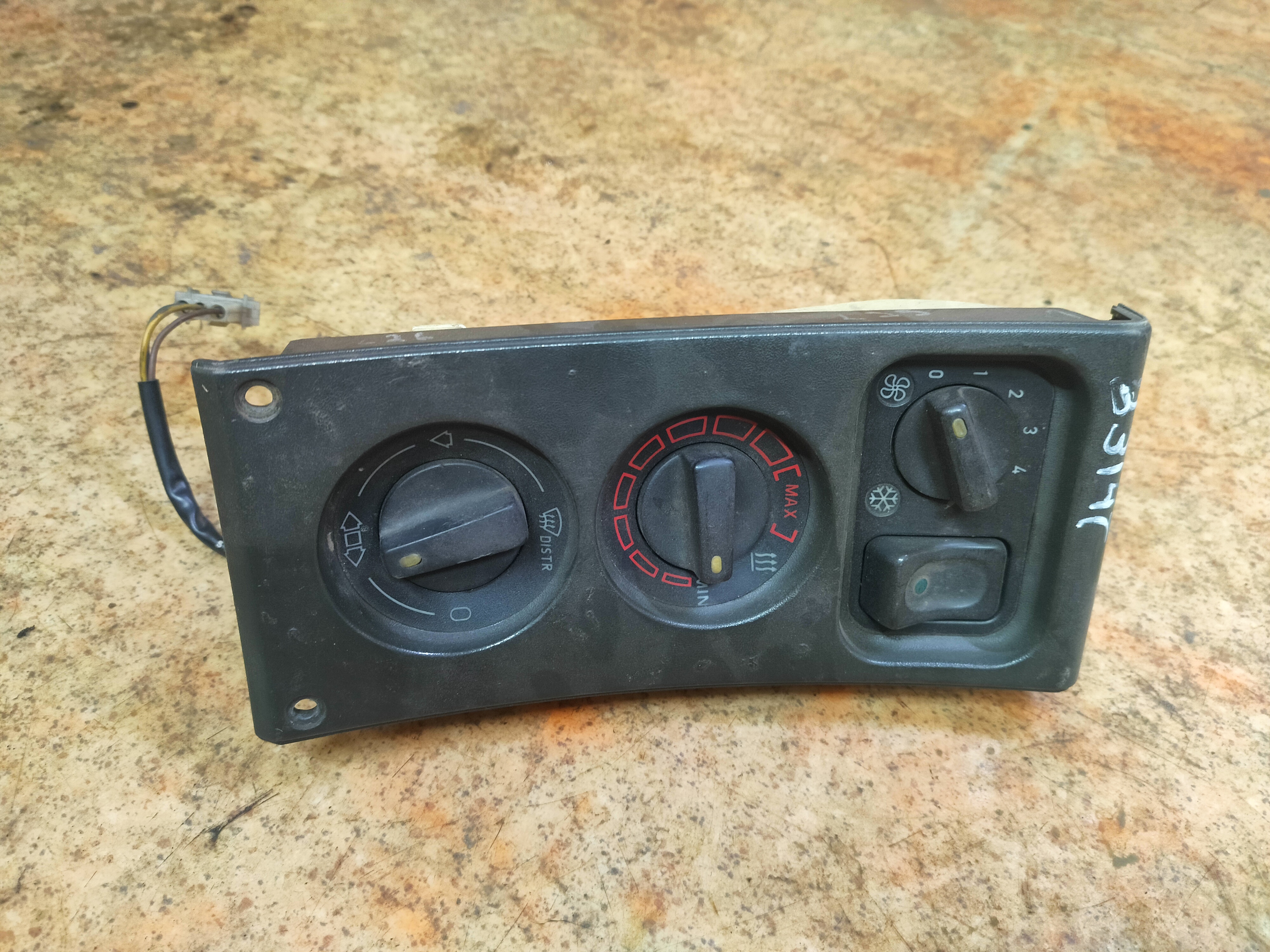 1504907 блок управления печкой скания