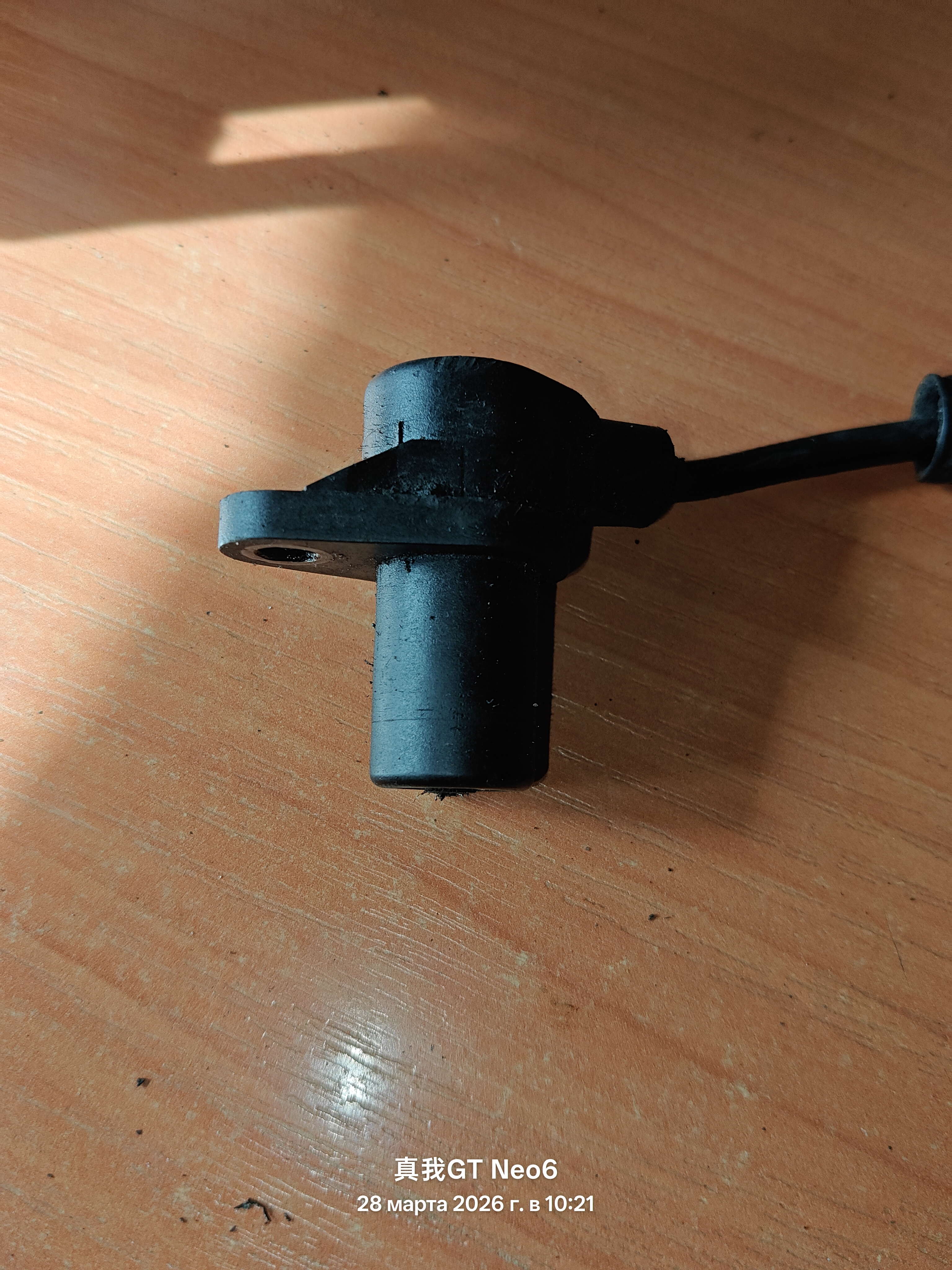 Датчик положения коленчатого вала Daf CF II, Man TGA,TGM II, F2000, TGS 0281002271 51271200009