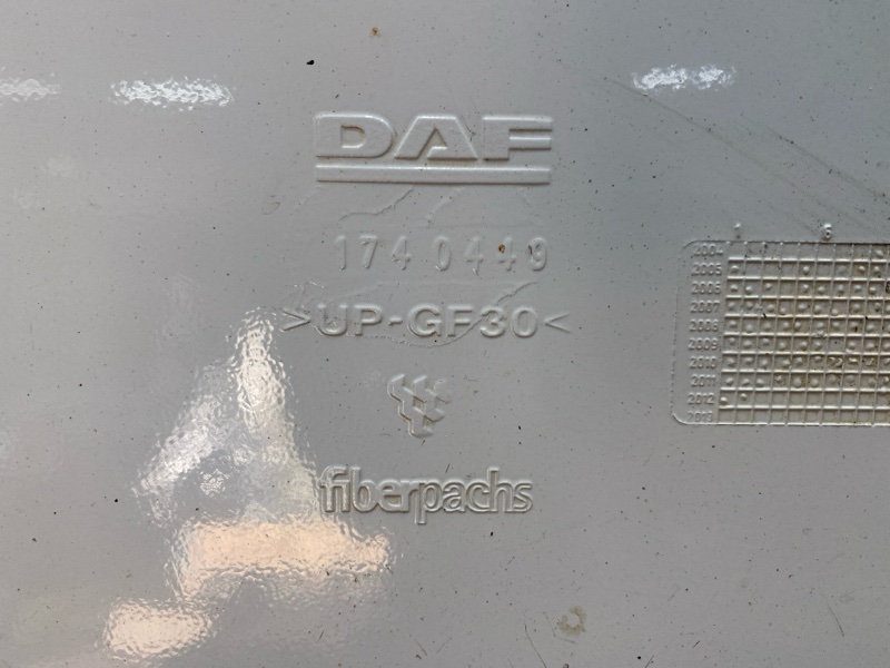 Спойлер кабины DAF XF105 лев. (б/у)