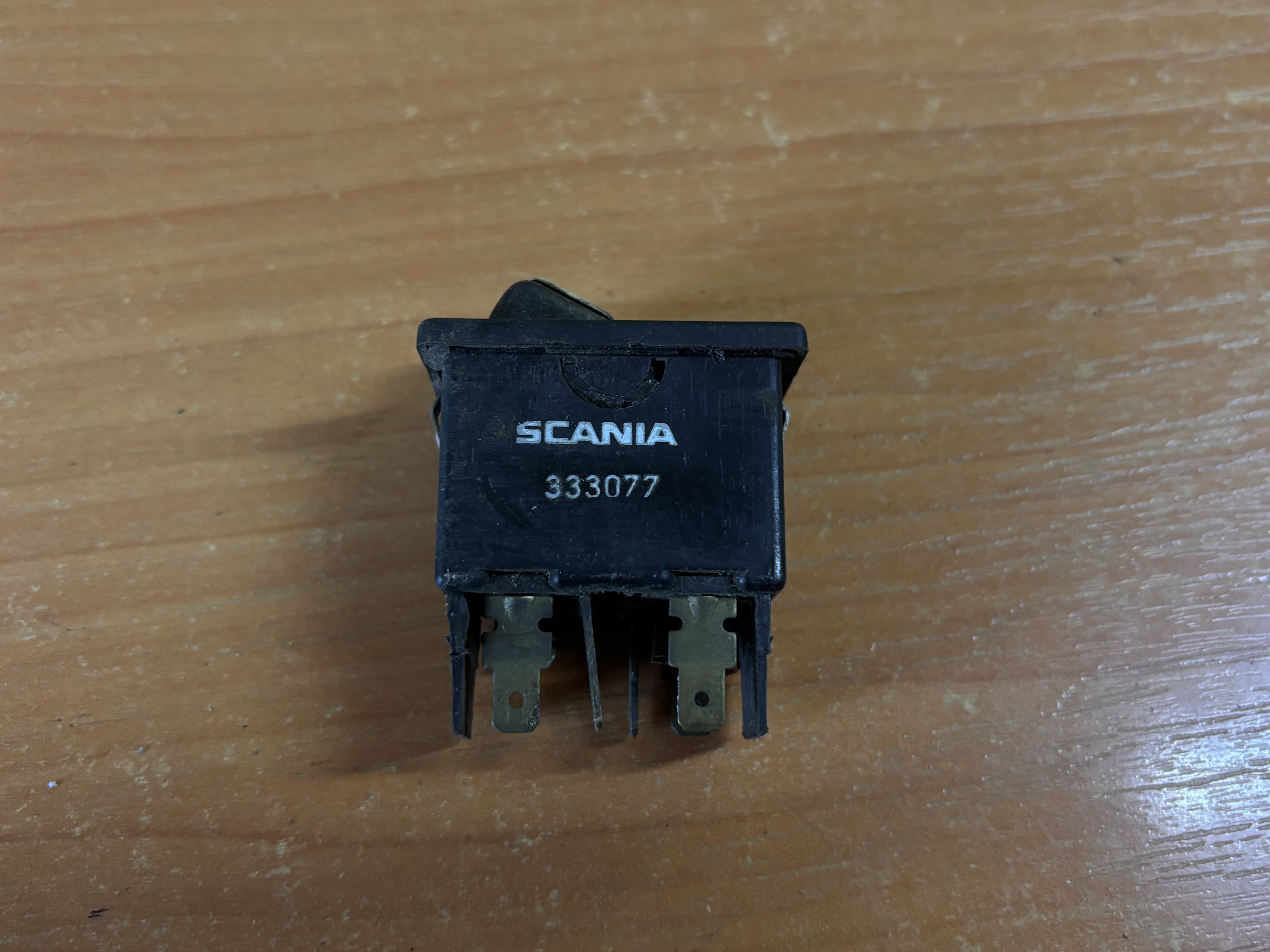 Кнопка блокировки дифференциала Скания Scania 333077