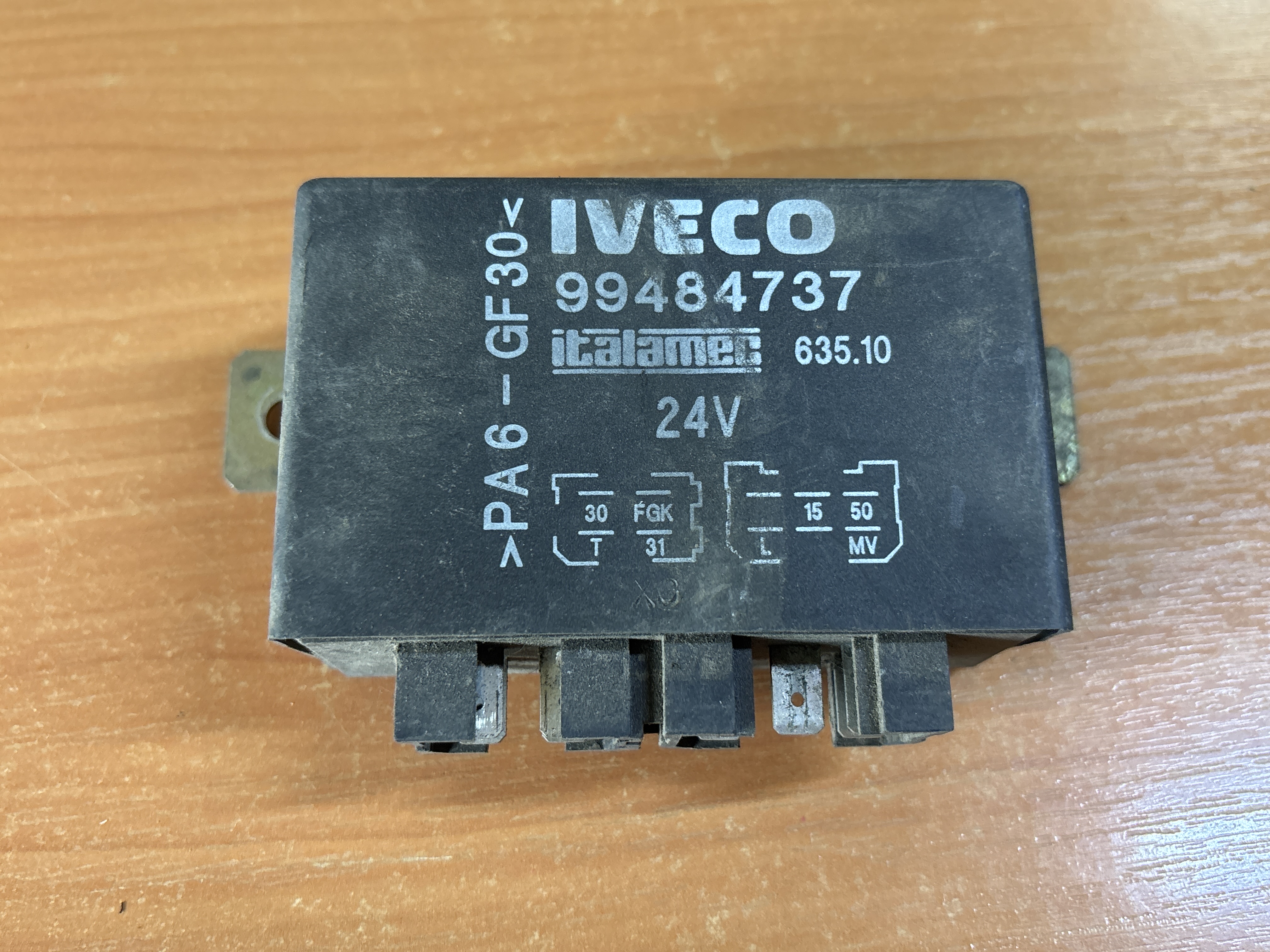 10137 Блок электронный Iveco 99484737